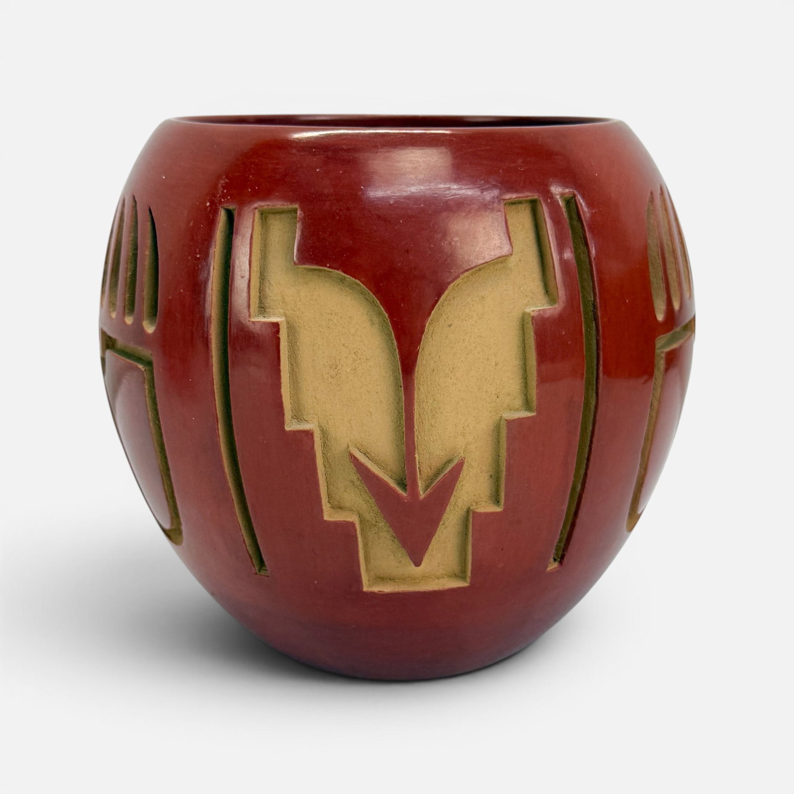 Anna & Fidel Archuleta Santa Clara Pueblo Native American Pottery Deep Carved Red Bowl: Ca. second half 20thC. Signed as shown. Remains in original condition, with no chips, cracks, scuffs, scratches or repairs. For shipping, we highly recommend Donald Camden at UPS Store 4608. Alternati