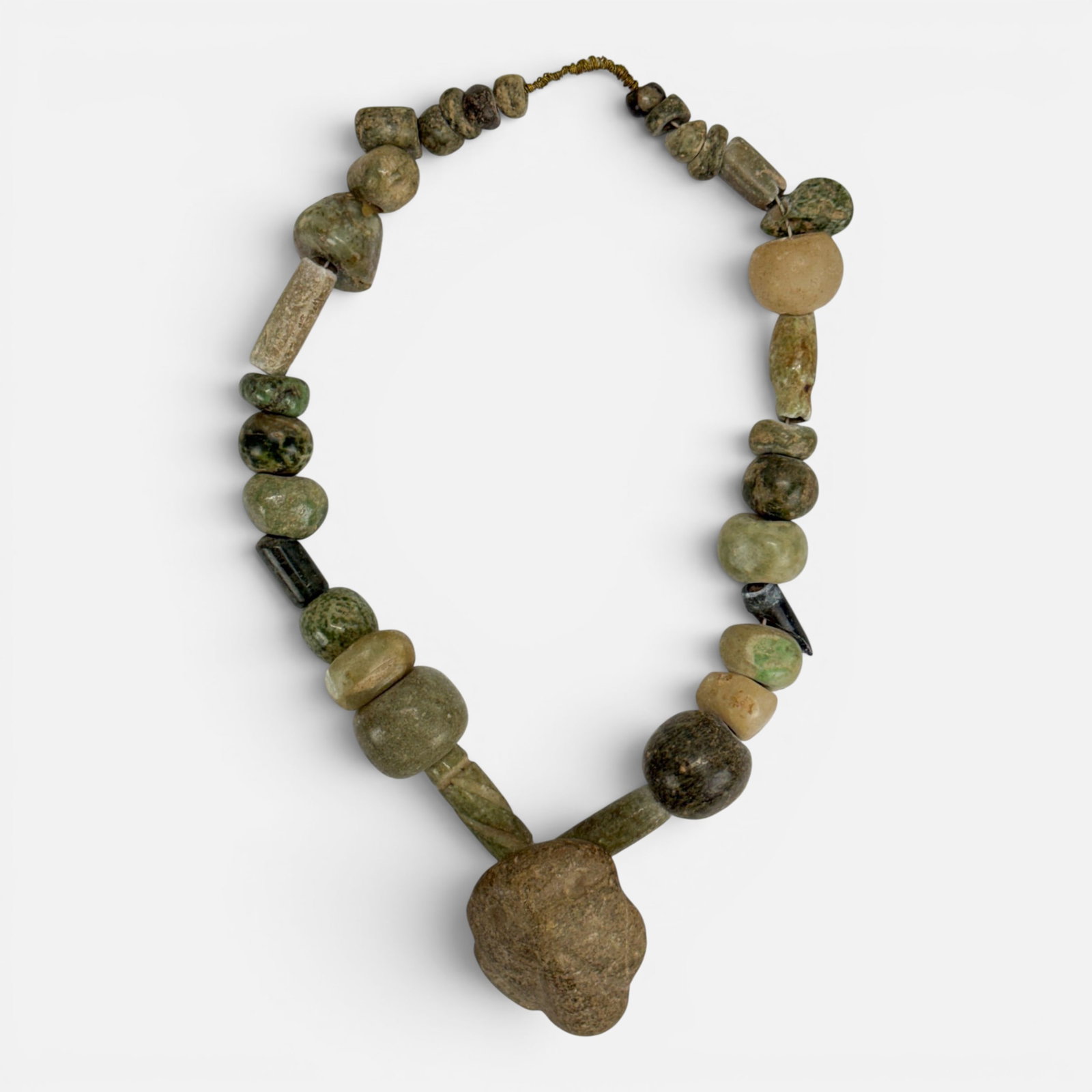 Pre-Columbian Carved Stone & Jade Bead Necklace w/Pottery Head Pendant: Good age-appropriate condition. For shipping, we highly recommend Donald Camden at UPS Store 4608. Alternatively, reach out to one of our preferred shippers listed at the link below or elect for LiveS