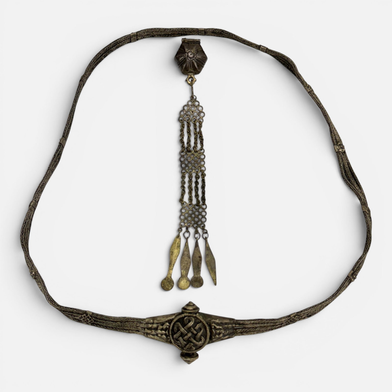 Antique Tribal Rajasthan India Silver Mesh Wedding Belt w/Hanging Decorative Pendant: Ca. early 20thC. Measurement is for the necklace. For shipping, we highly recommend Donald Camden at UPS Store 4608. Alternatively, reach out to one of our preferred shippers listed at the link below 