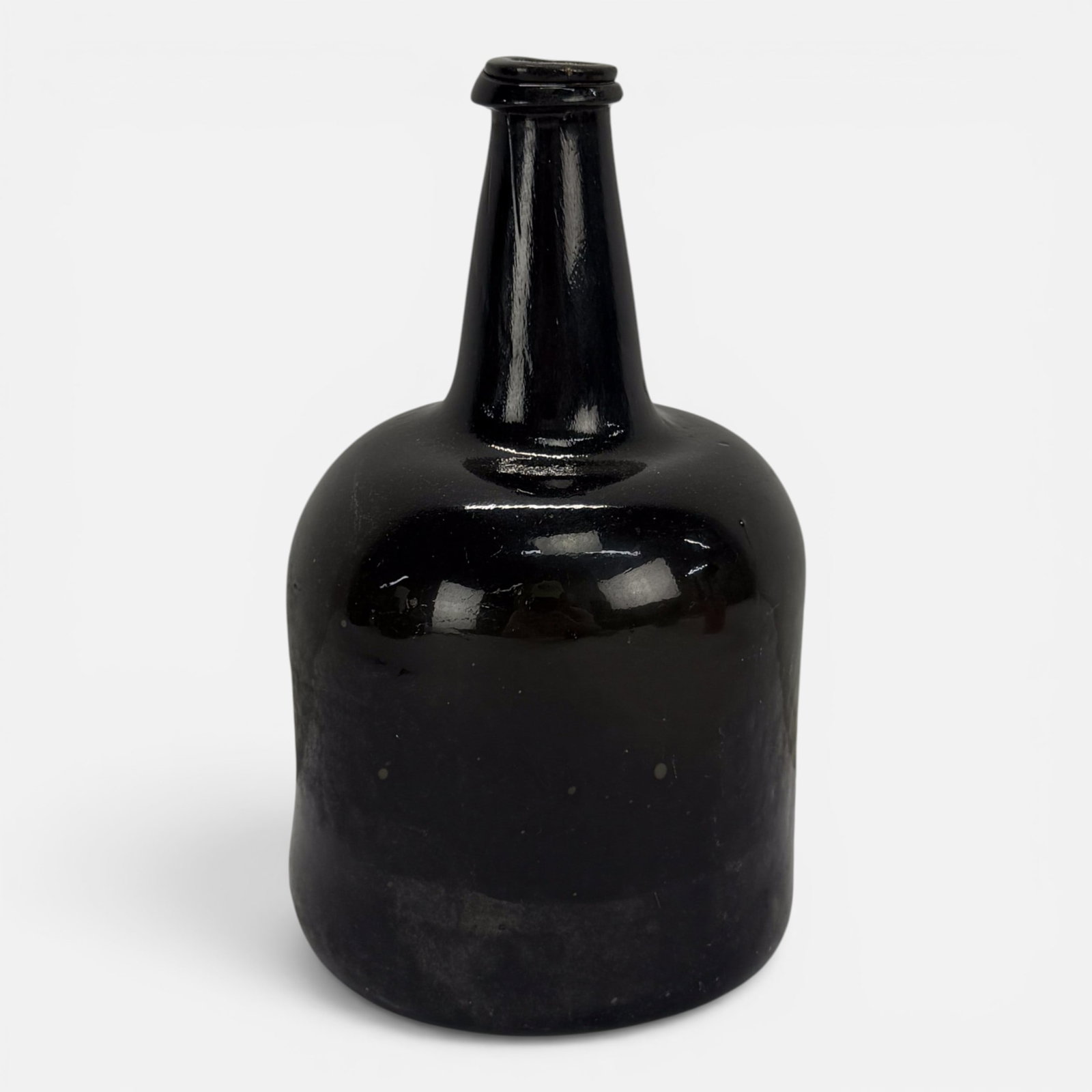 Antique English Free Blown Dark Amber Glass Squat Mallet Bottle #5: Ca. late 18th to early 19thC. No chips, cracks, or repairs. For shipping, we highly recommend Donald Camden at UPS Store 4608. Alternatively, reach out to one of our preferred shippers listed at the l