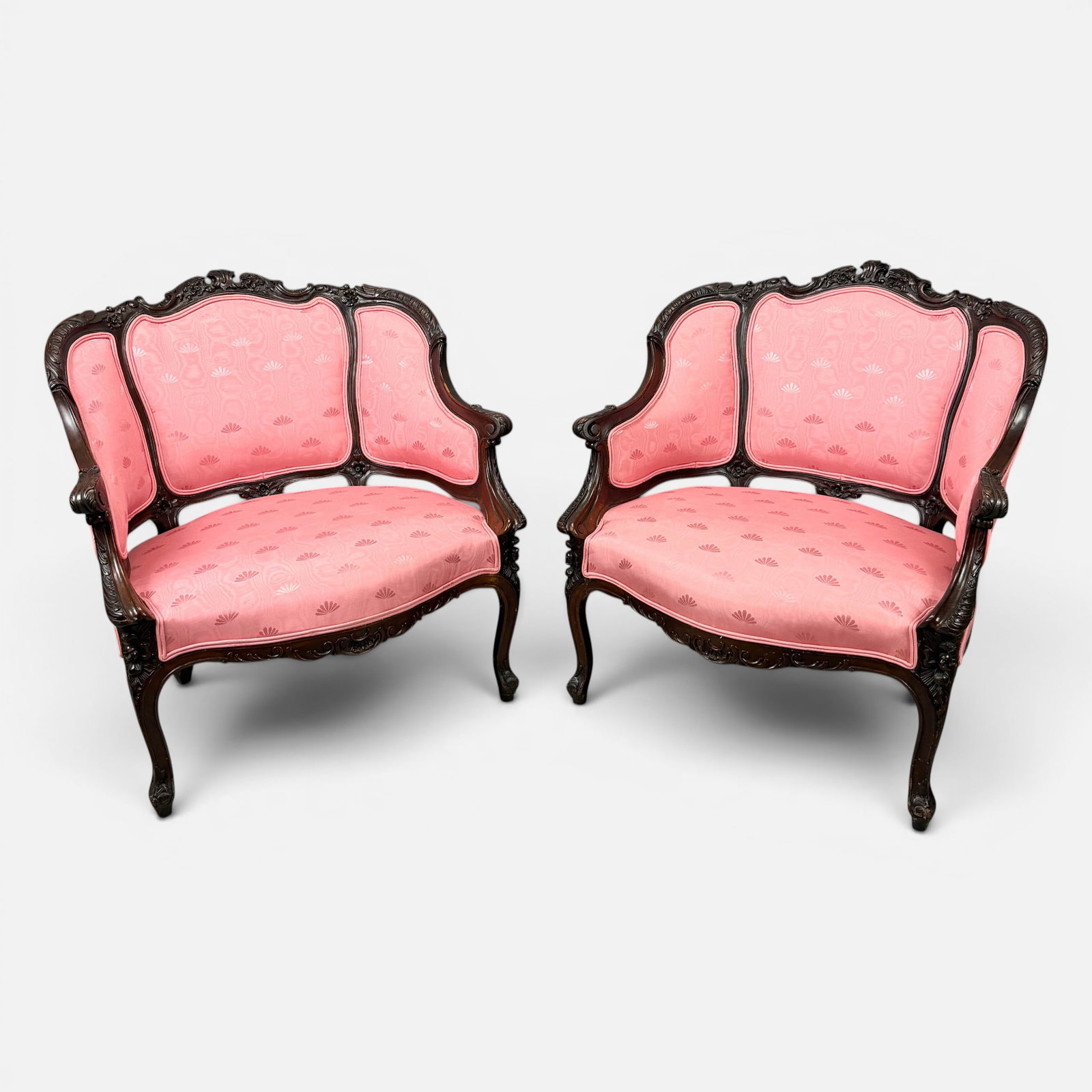 Pair Antique Louis XV Style Carved Wood w/Pink Upholstery: Good age-appropriate condition. For shipping, we highly recommend Donald Camden at UPS Store 4608. Alternatively, reach out to one of our preferred shippers listed at the link below or elect for LiveS