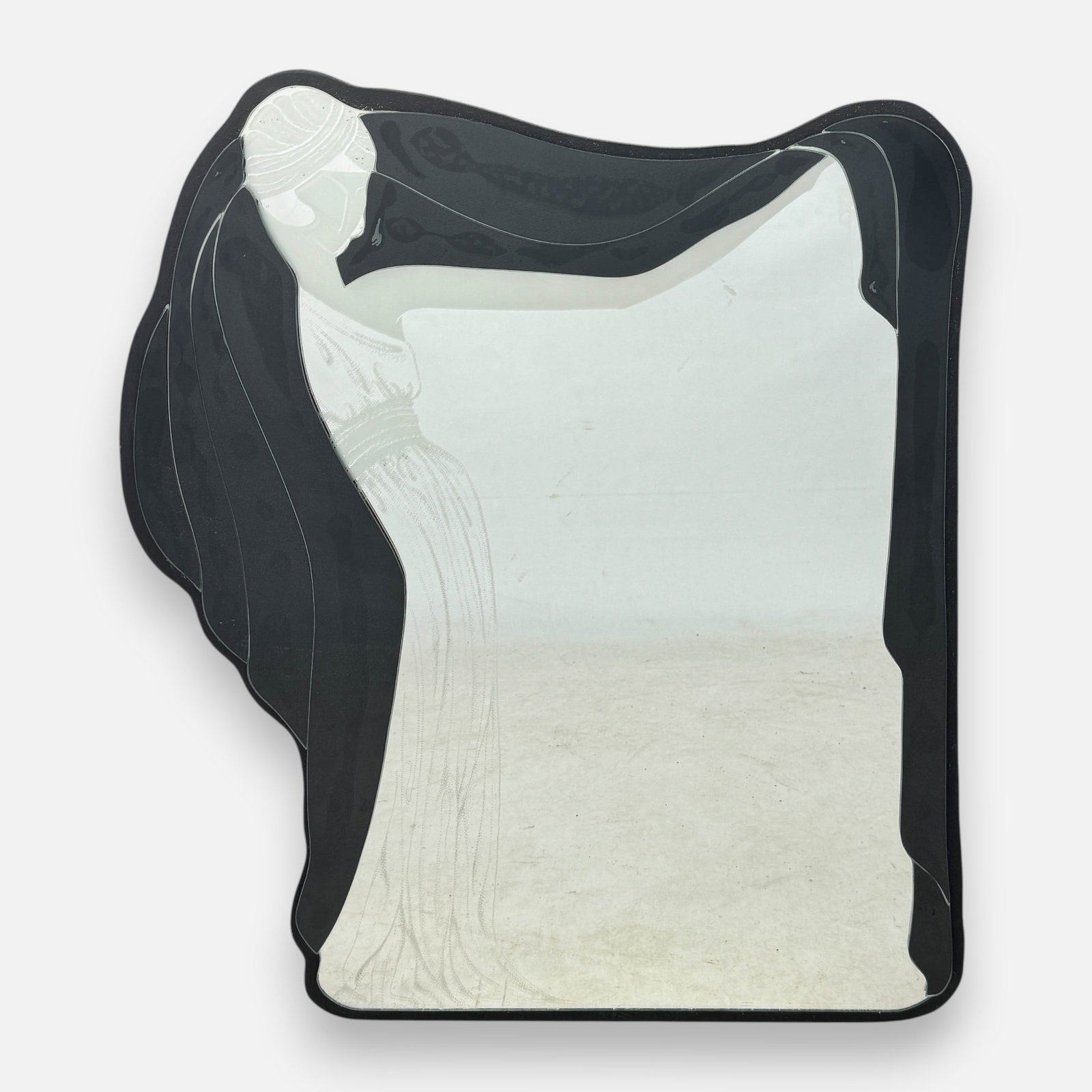 David Marshall for Sculptors Guild Figural Woman Wall Mirror: Ca. last quarter 20thC. For shipping, we highly recommend Donald Camden at UPS Store 4608. Alternatively, reach out to one of our preferred shippers listed at the link below or elect for LiveShipping 