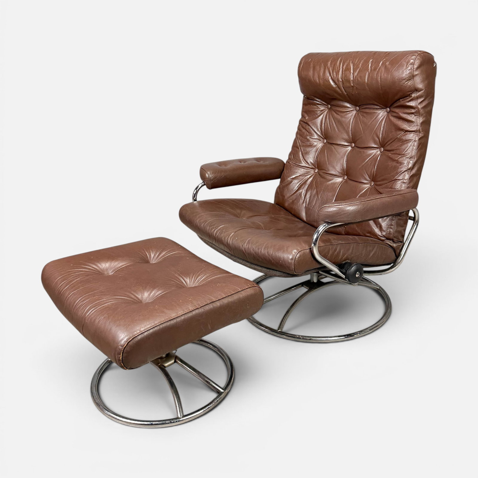 Ekornes "Stressless" Leather Reclining Lounge Chair and Ottoman (1 of 13)