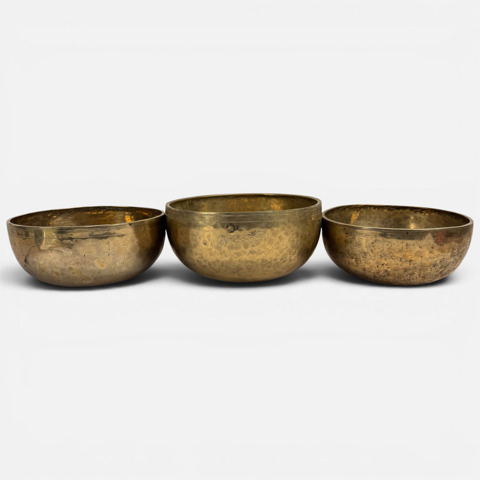 Three Old Indian/Bangladeshi Hammered Bronze Singing Bowls (1 of 14)