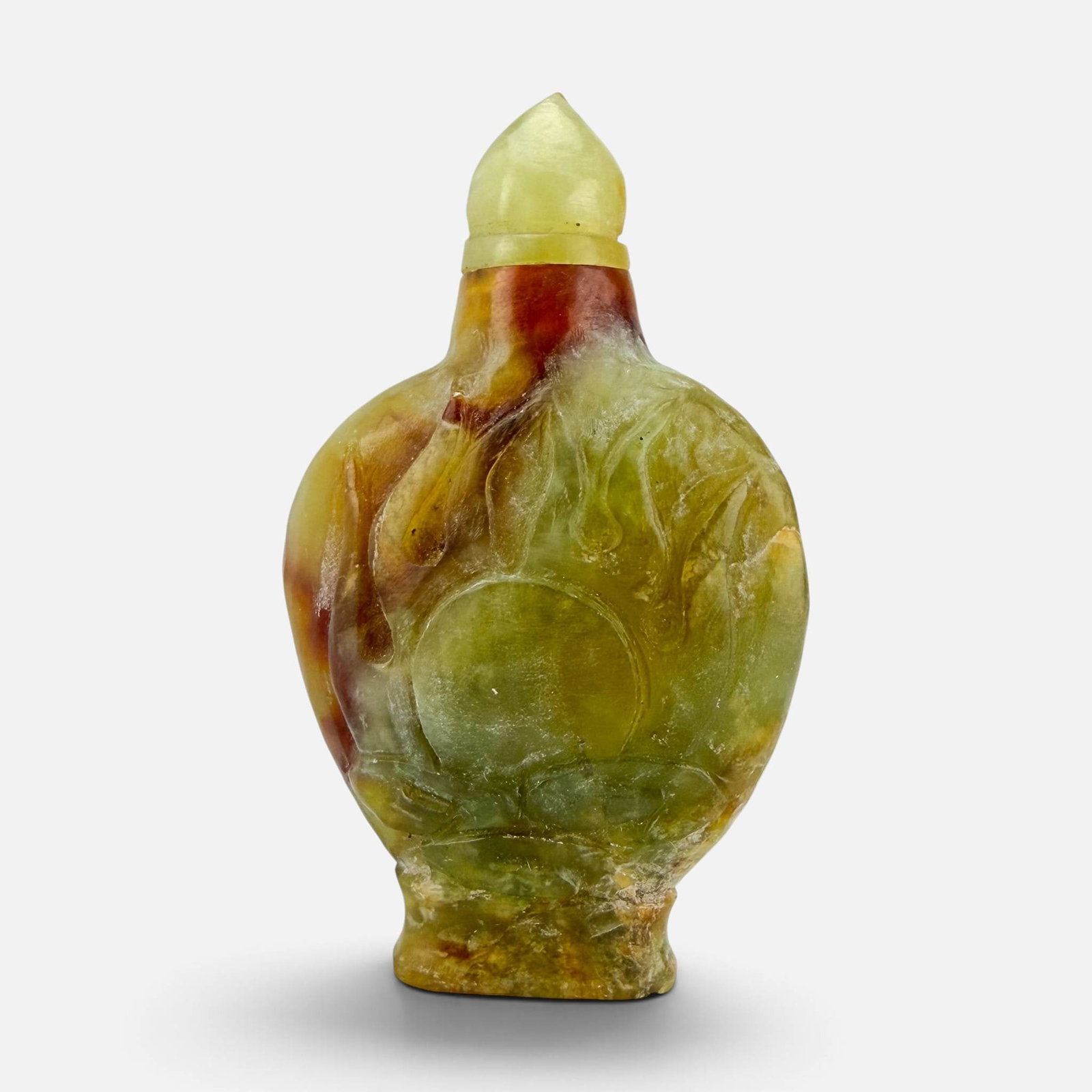 Antique Chinese Carved Green & Russet Jade Snuff Bottle: Ca. 19thC/early 20thC. Good with no major chips or cracks. No repairs. For shipping, we highly recommend Donald Camden at UPS Store 4608. Alternatively, reach out to one of our preferred shippers