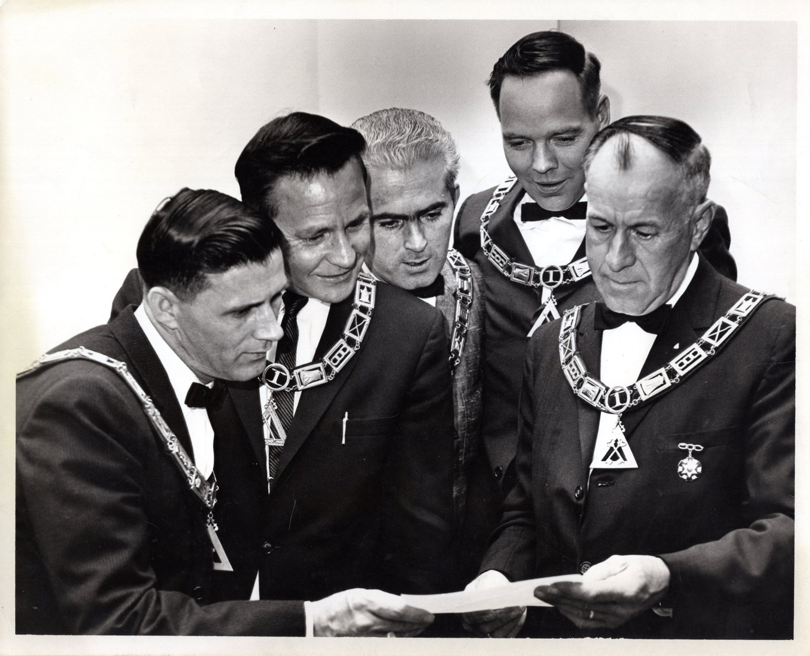 IOOF, 16 photographs: International Order of Odd Fellows, sixteen photographs. Size: 8"x10".