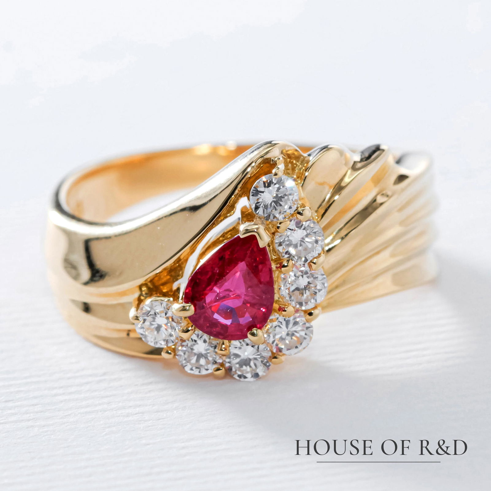 18k Yellow Gold - 0.75tcw - Ruby & Diamonds Ring (1 of 5)