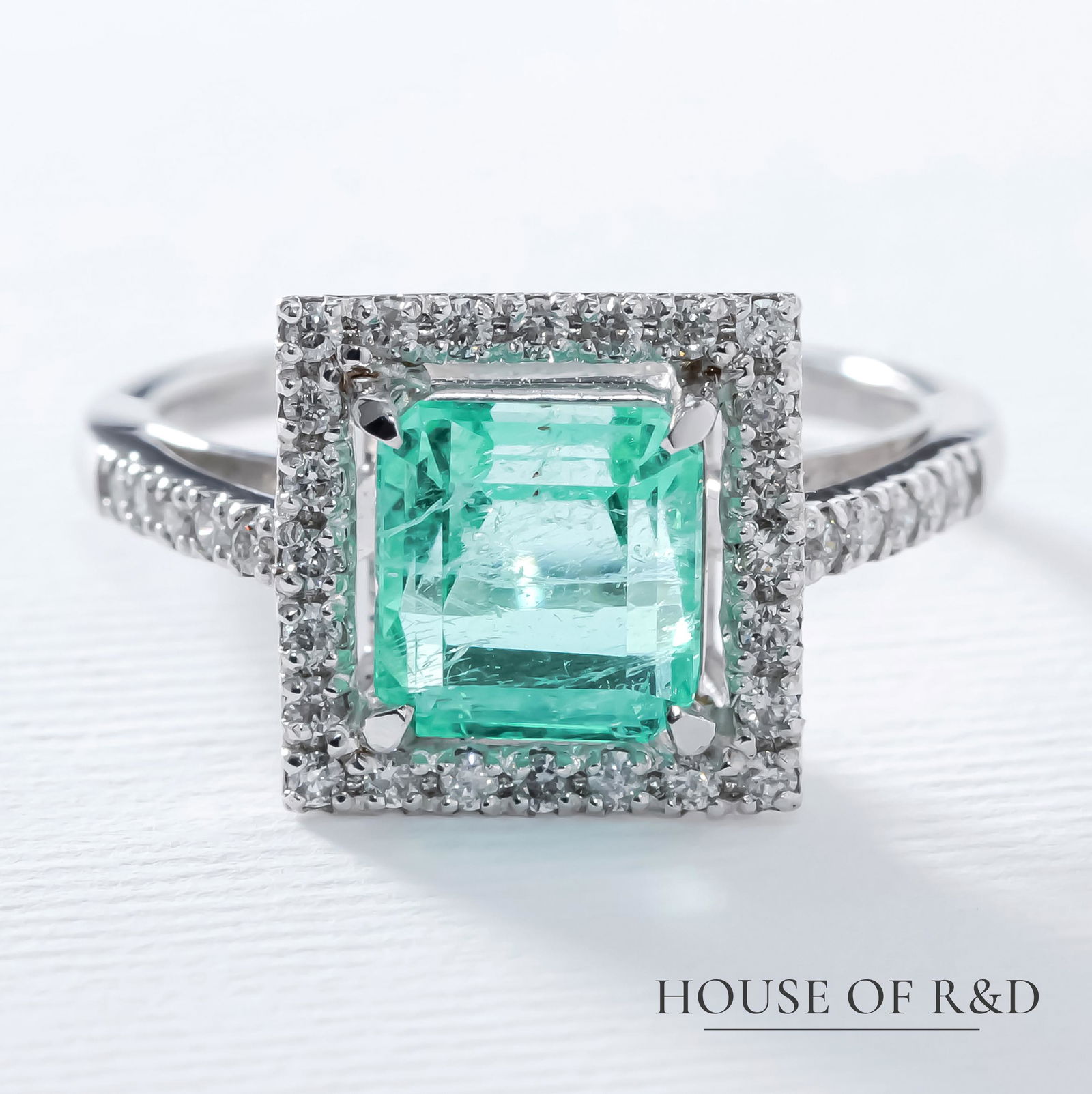 Platinum 900 - 2.09tcw - Emerald & Diamonds Ring (1 of 5)