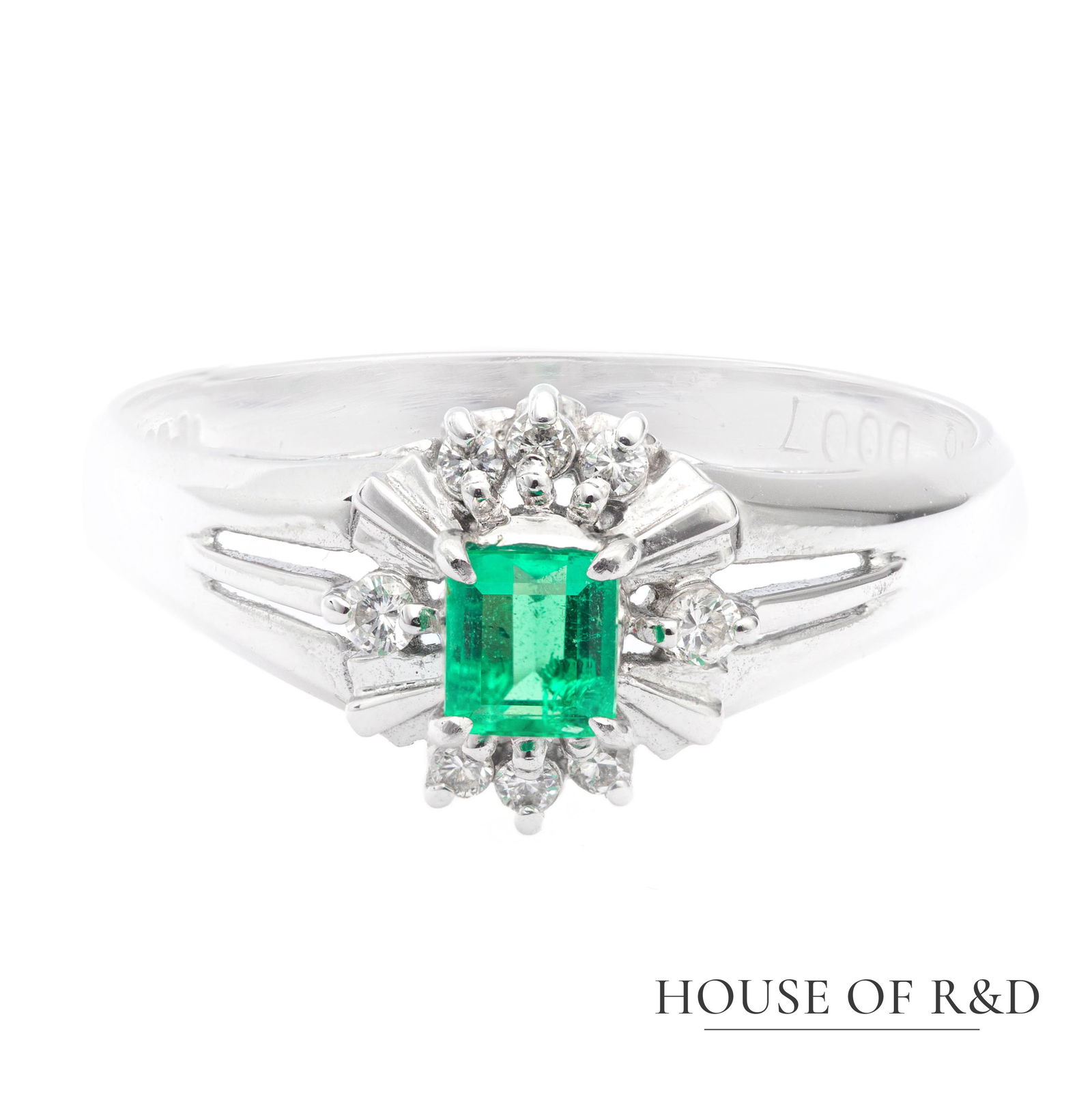 Platinum 900 - 0.23tcw - Emerald & Diamonds Ring (1 of 6)