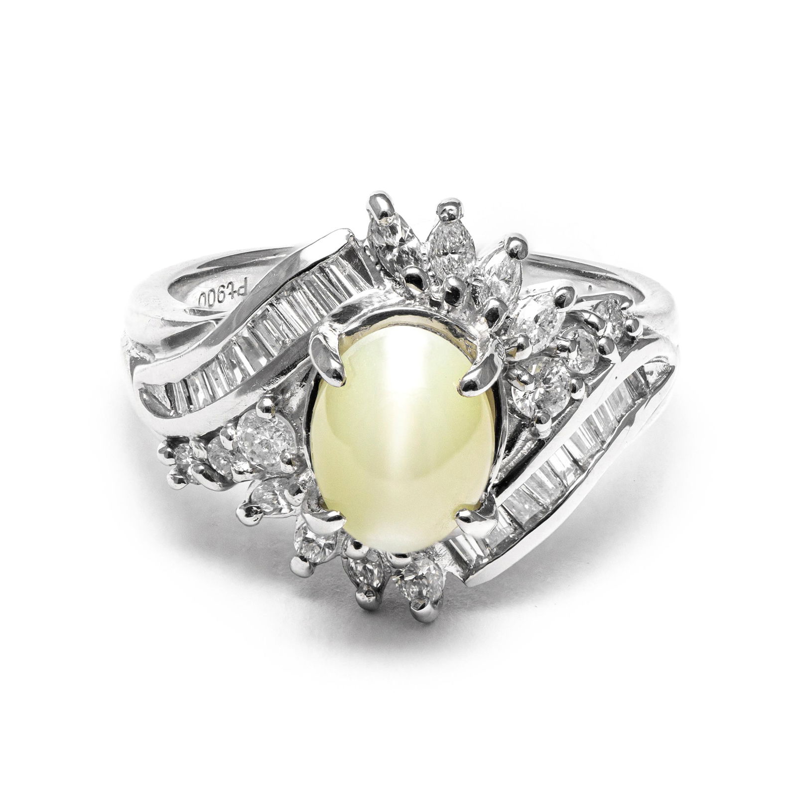 Platinum 900 - 3.76tcw - Cat's Eye & Diamond Ring (1 of 6)