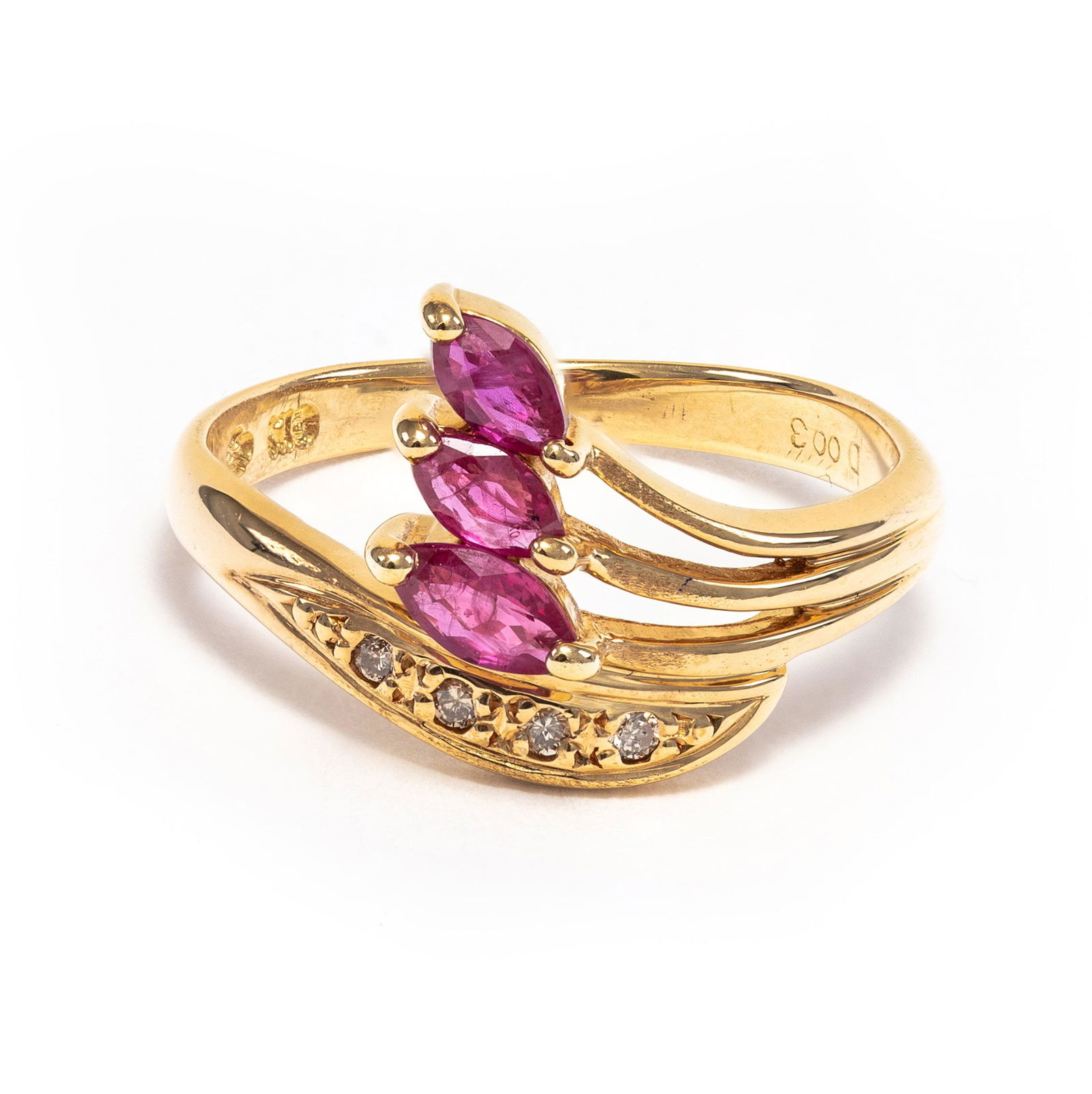 18k Yellow Gold - 0.63tcw - Sapphire & Diamond Ring (1 of 5)