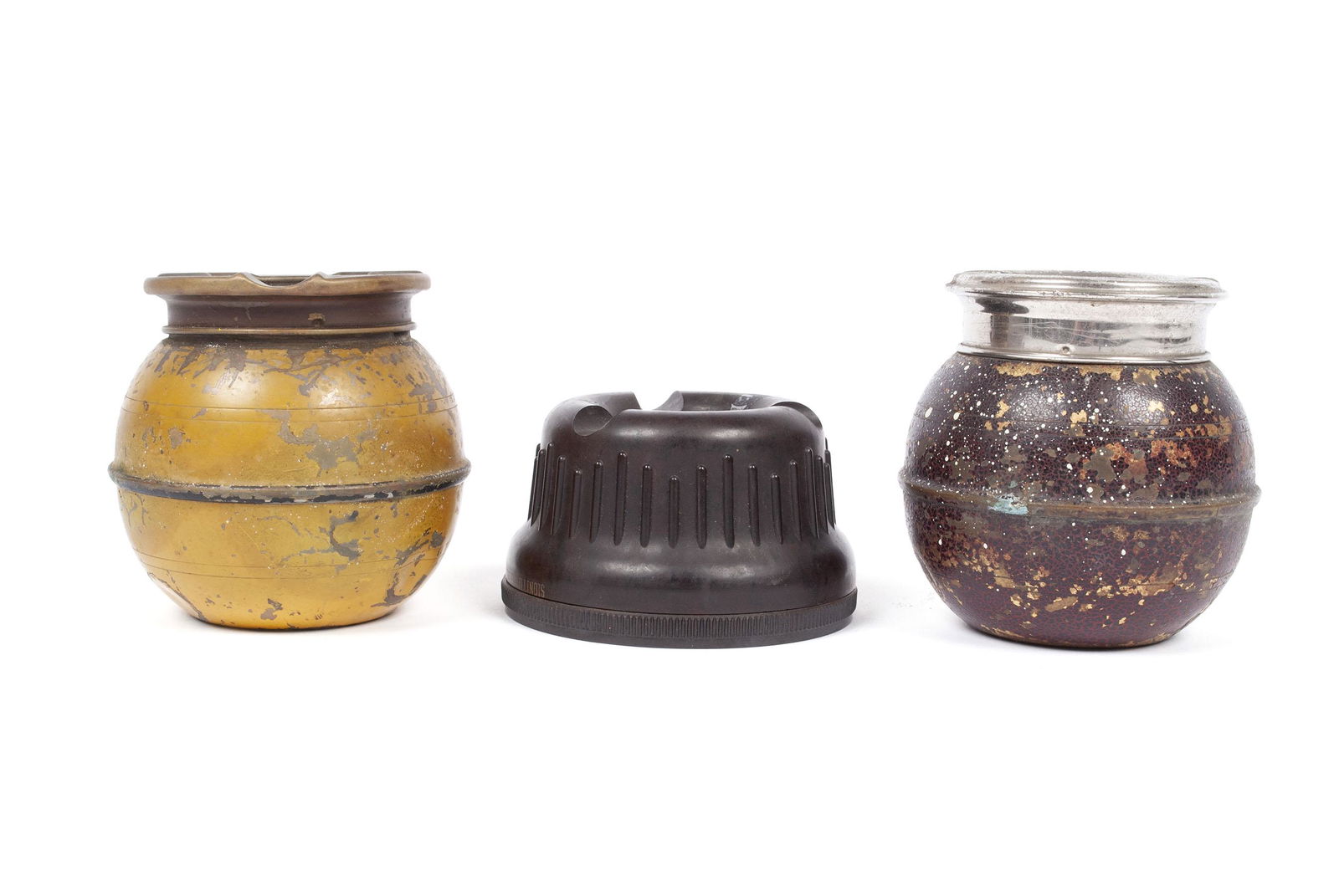 THREE VINTAGE ASHTRAYS (1 of 3)