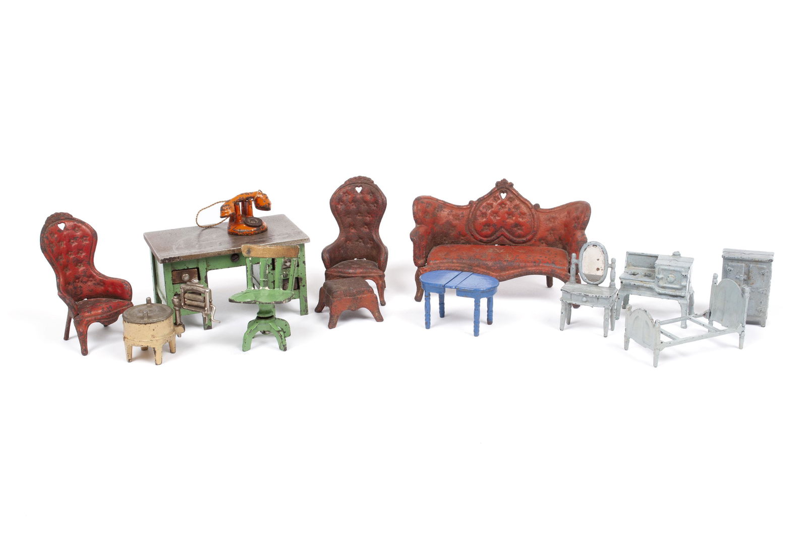CAST IRON TOY FURNITURE COLLECTION (1 of 5)
