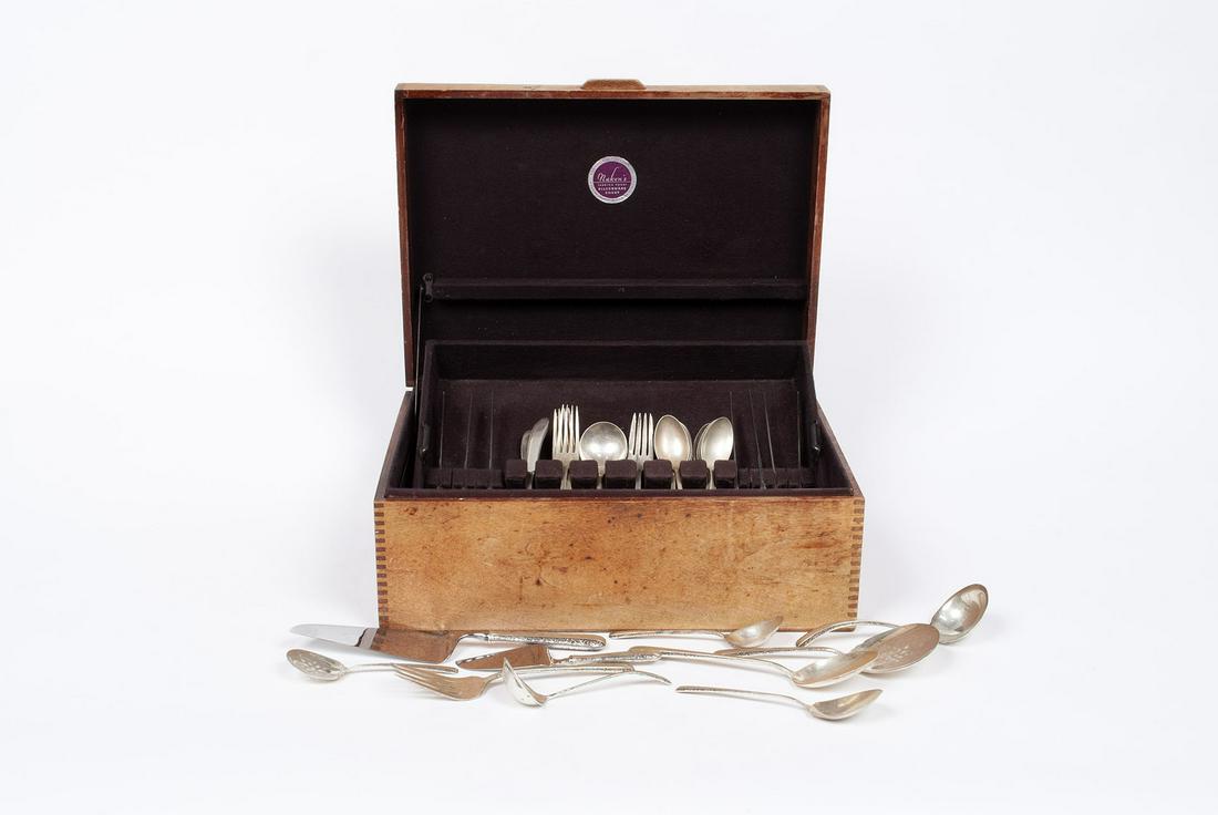 TOWLE SILVER FLATWARE SERVICE IN THE CANDLELIGHT (1 of 7)