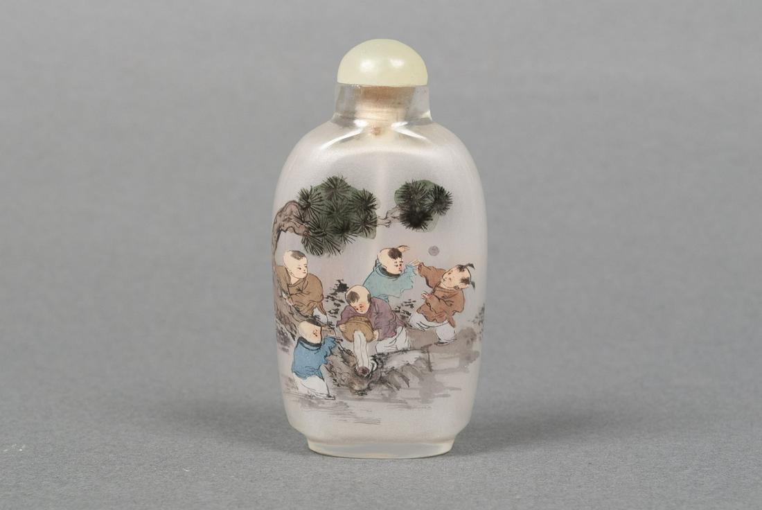 REVERSE PAINTED ROCK CRYSTAL SNUFF BOTTLE WITH JADE LID (1 of 4)