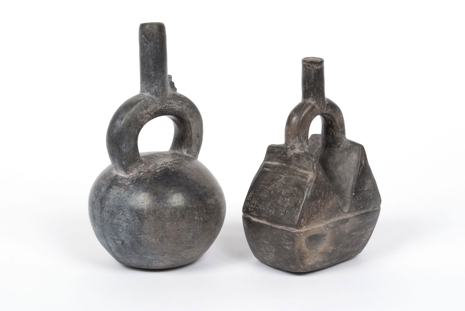 TWO CHAVIN BURNISHED BLACKWARE STIRRUP VESSEL (1 of 4)