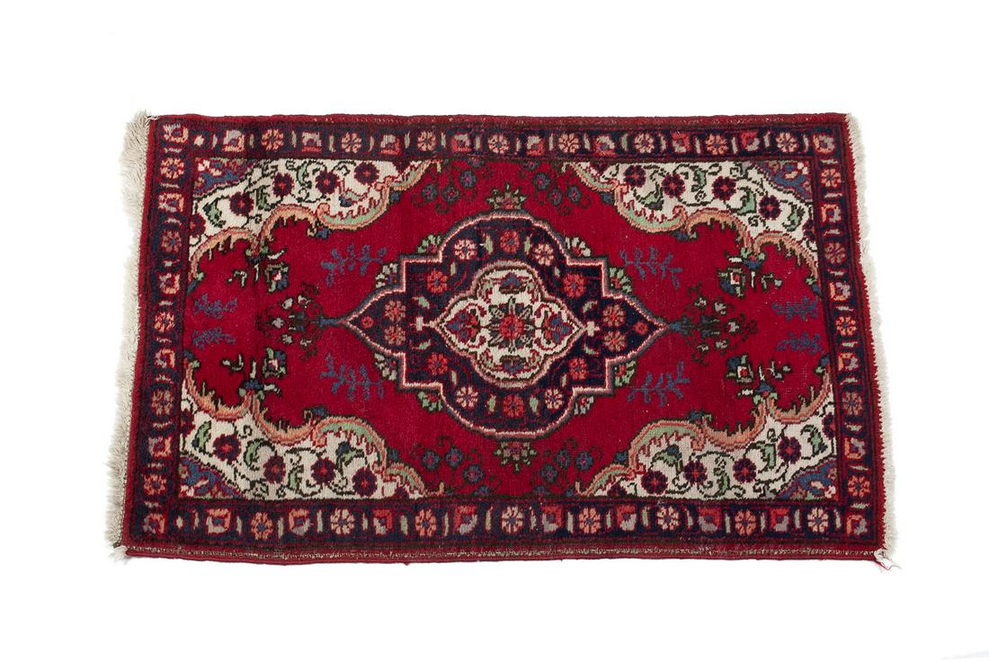 PERSIAN THROW RUG (1 of 6)