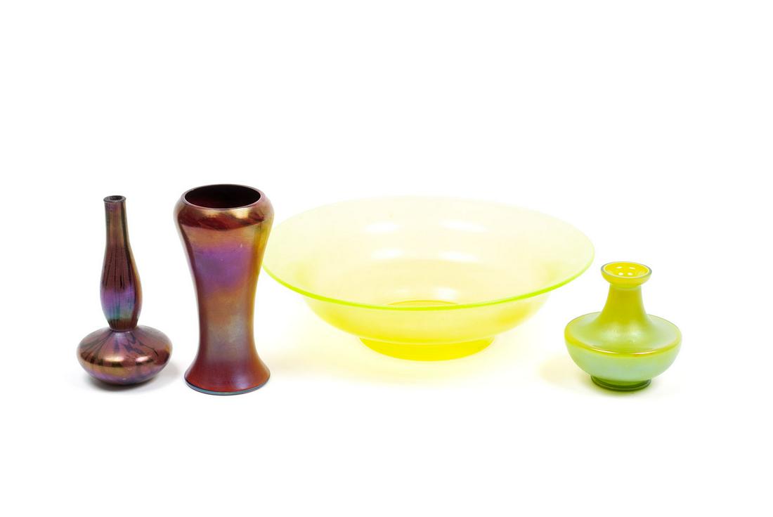 SMALL ASSORTMENT OF ART GLASS (1 of 4)