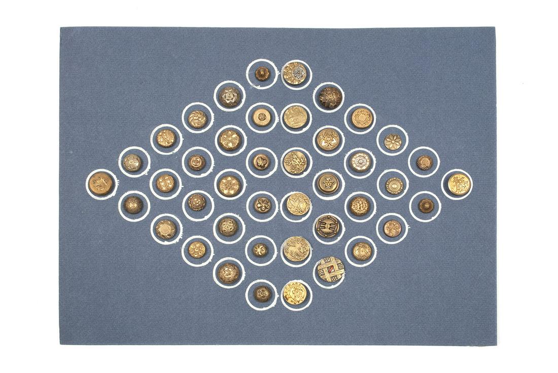 COLLECTOR CARD OF DIVISION I BRASS BUTTONS (1 of 6)