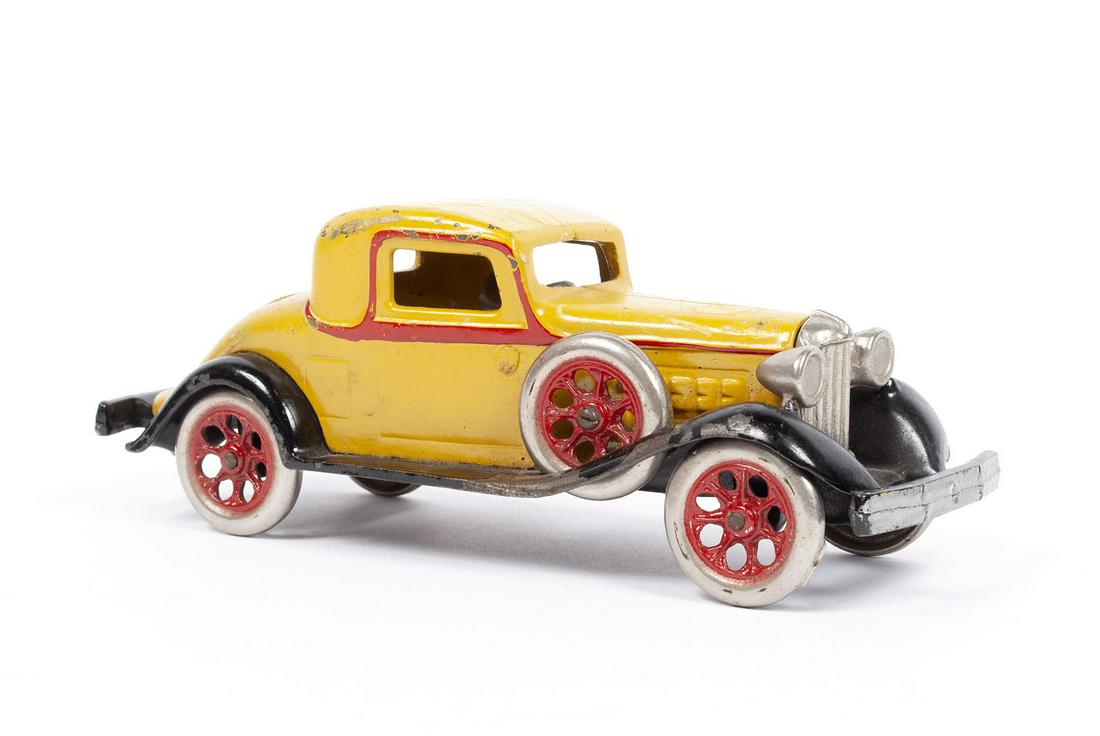 ARCADE REO CAST IRON COUPE (1 of 7)