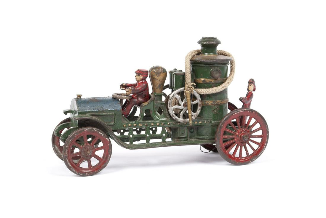 DENT CAST IRON FIRE PUMPER (1 of 5)