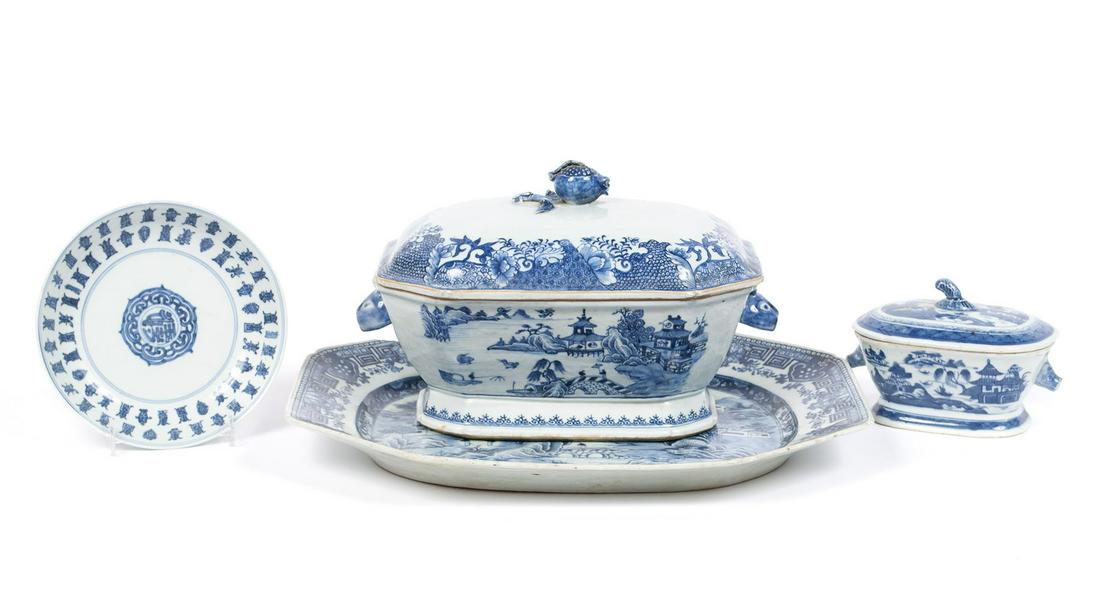 CHINESE BLUE & WHITE PORCELAIN (1 of 7)