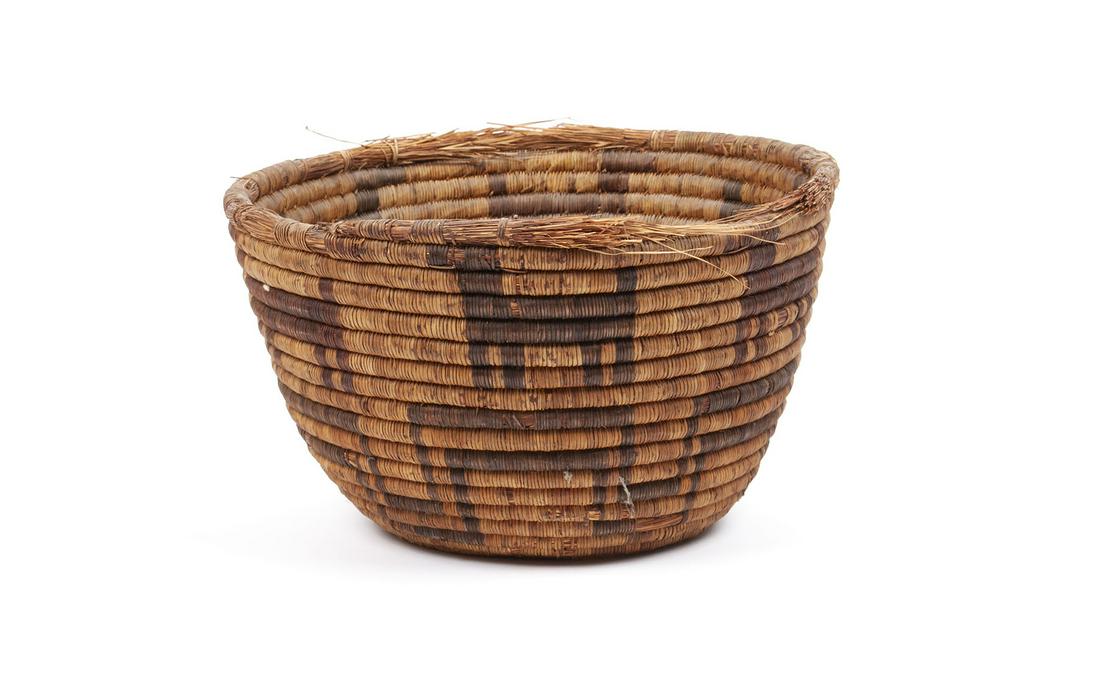 HOPI COILED PICTORIAL BASKET (1 of 5)