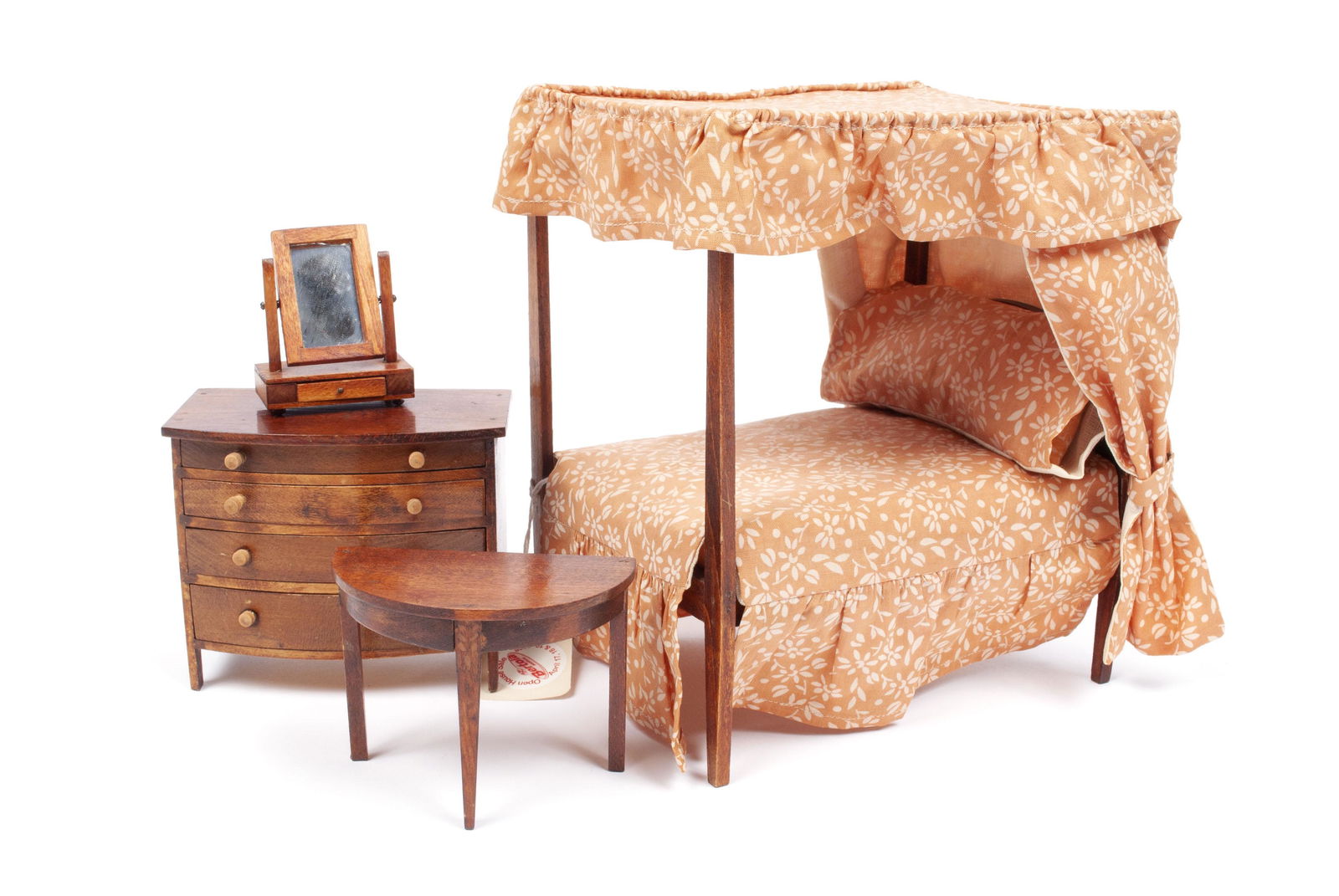 TYNIETOY SHERATON INSPIRED FURNITURE (1 of 9)