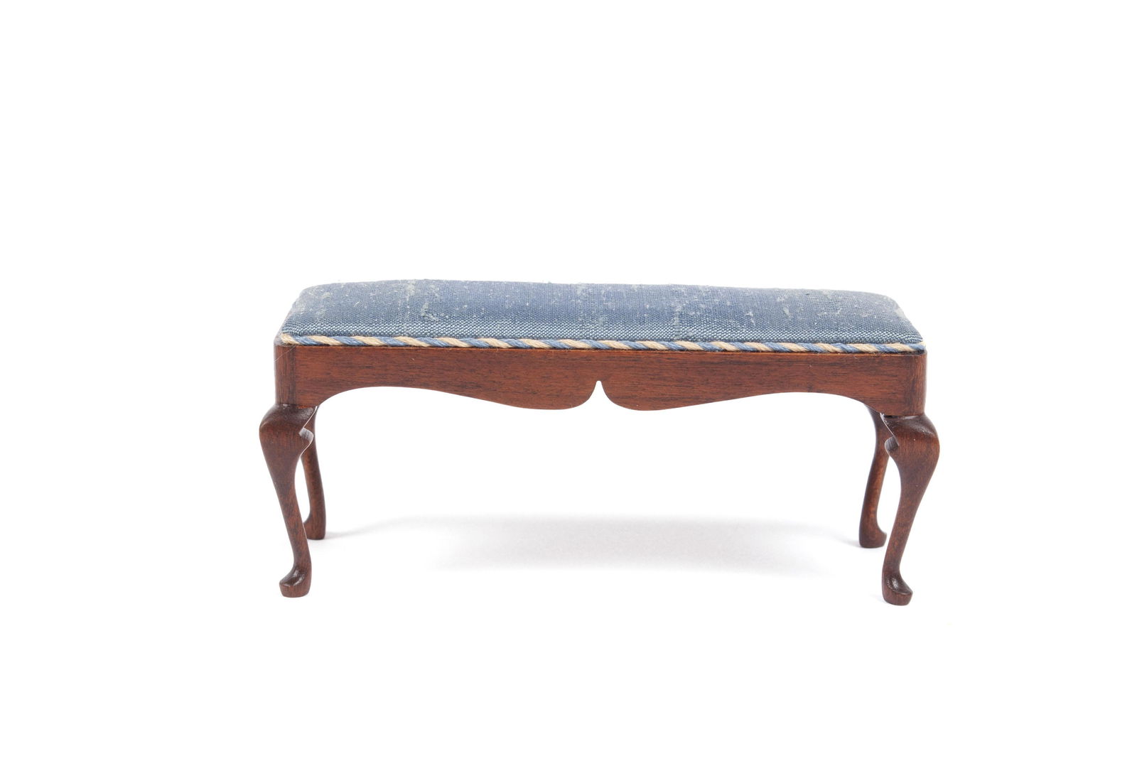 ROGER GUTHEIL MINIATURE QUEEN ANNE BENCH (1 of 5)