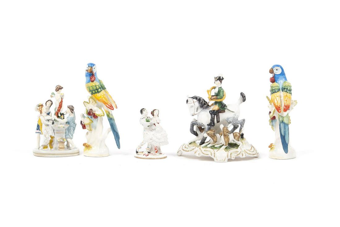 FIVE MINIATURE GOEBEL HISTORICAL SERIES FIGURINES (1 of 8)