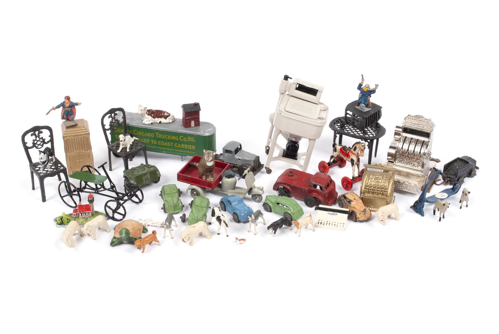 LARGE SET OF TOY VEHICLES AND ANIMALS (1 of 9)