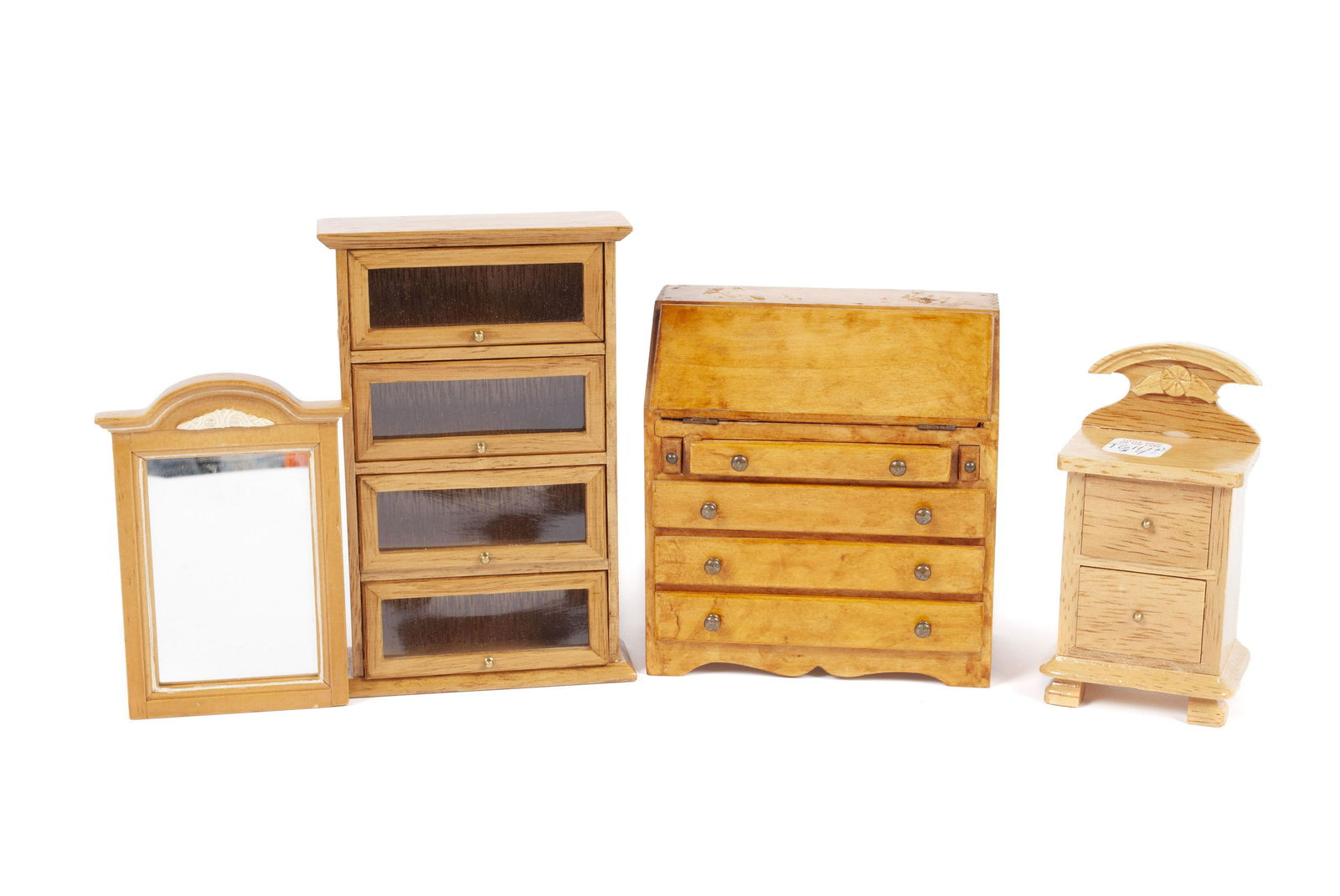 ASSORTED MINIATURE BLONDE WOODEN FURNITURE (1 of 6)