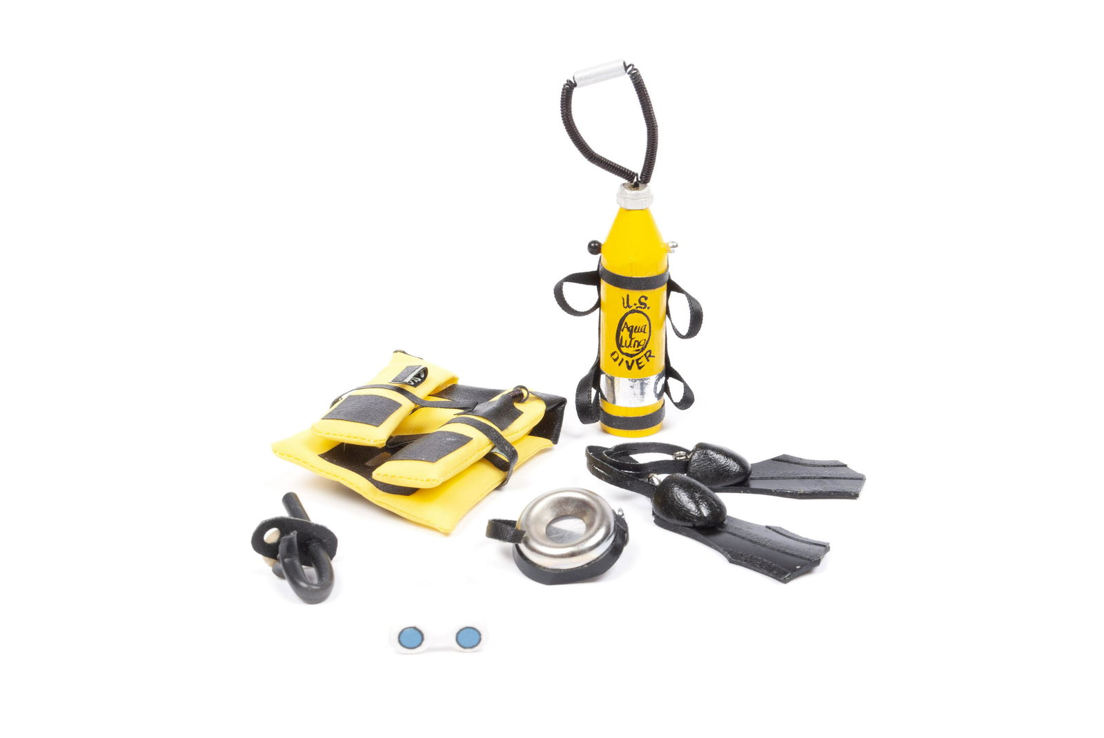 ASSORTMENT OF MINIATURE SCUBA DIVING GEAR (1 of 4)