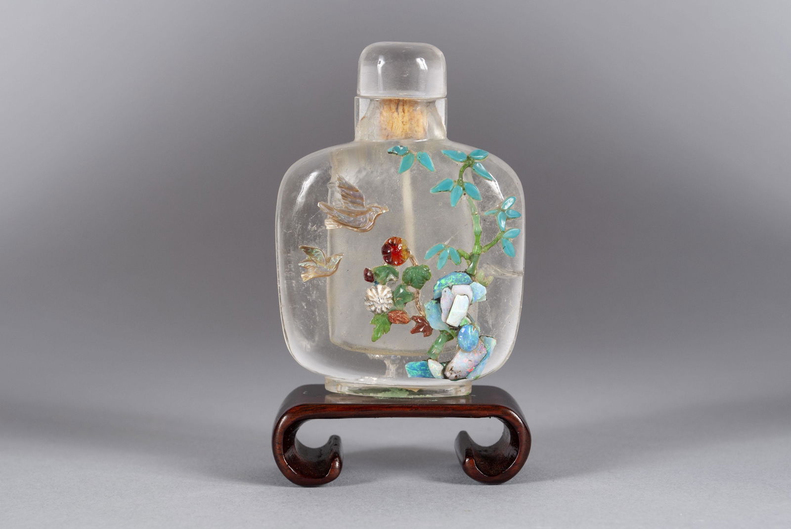 EMBELLISHED ROCK CRYSTAL SNUFF BOTTLE (1 of 8)