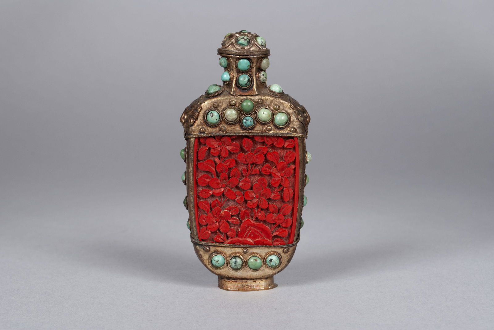 SILVER MOUNTED RED LACQUER SNUFF BOTTLE (1 of 5)