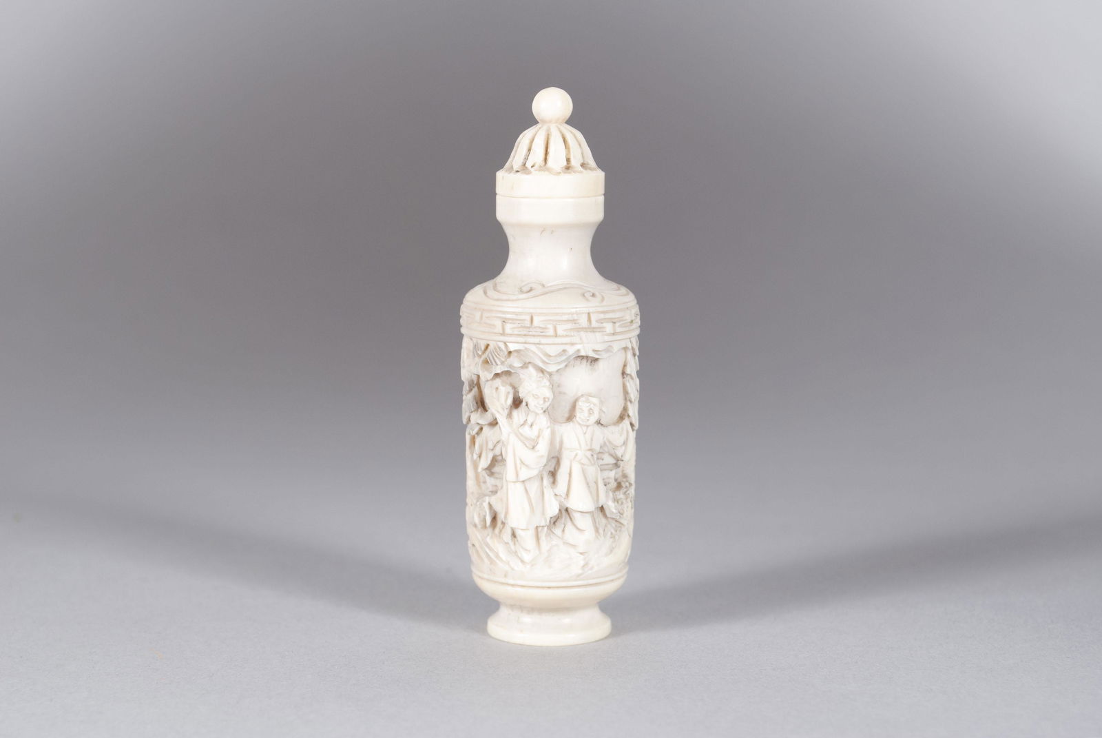CARVED SNUFF BOTTLE QING DYNASTY (1 of 6)