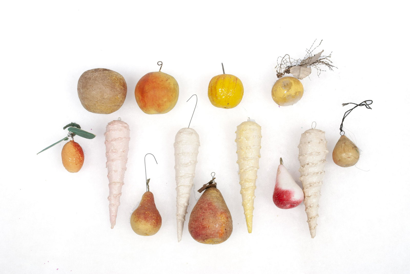 COLLECTION OF SPUN COTTON CHRISTMAS ORNAMENTS (1 of 5)