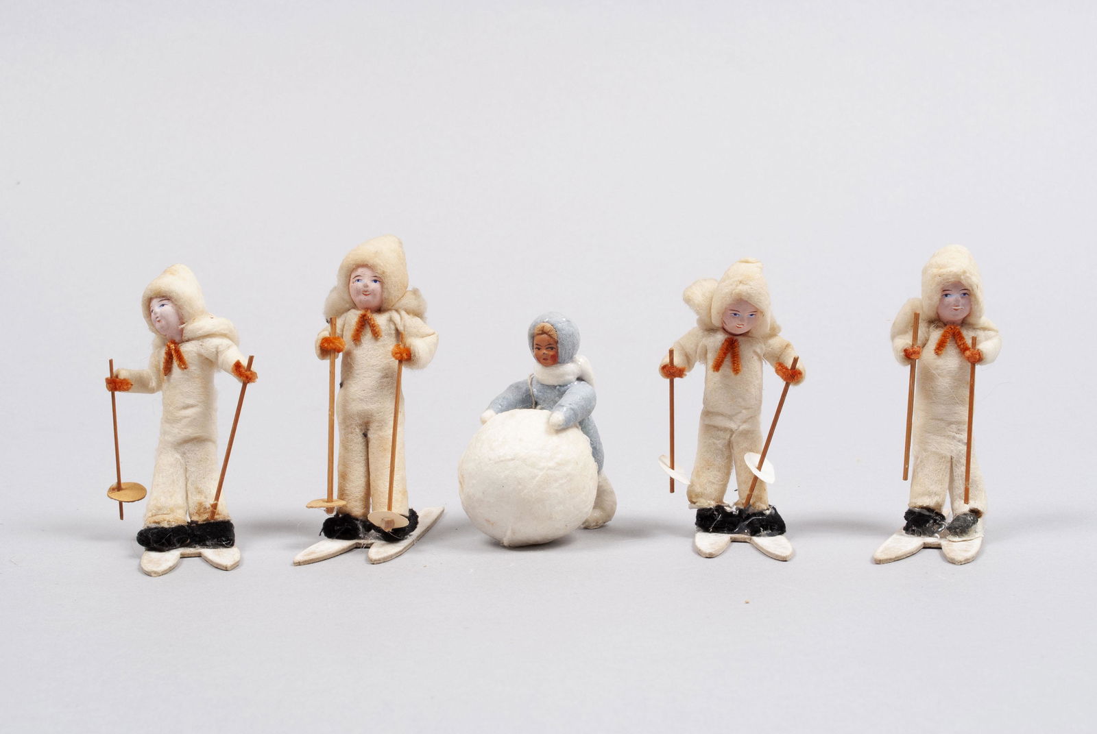 FIVE VINTAGE COTTON CHRISTMAS ORNAMENTS (1 of 4)