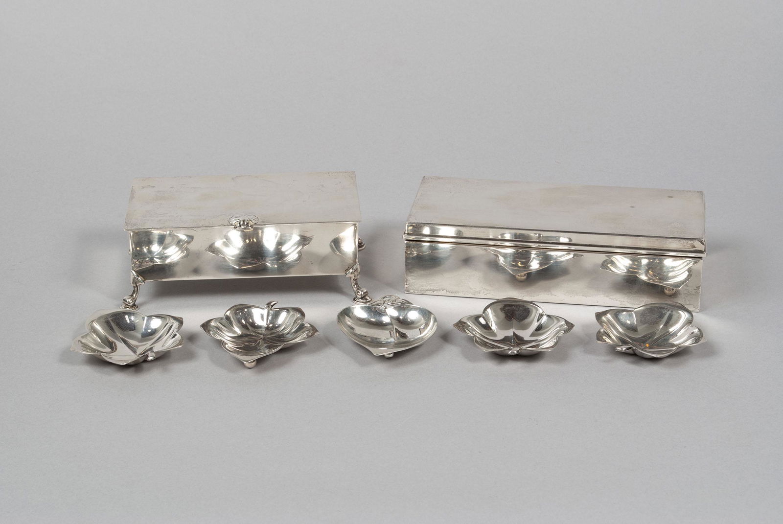 TIFFANY STERLING BOX WITH FIVE STERLING CANDY DISHES (1 of 6)