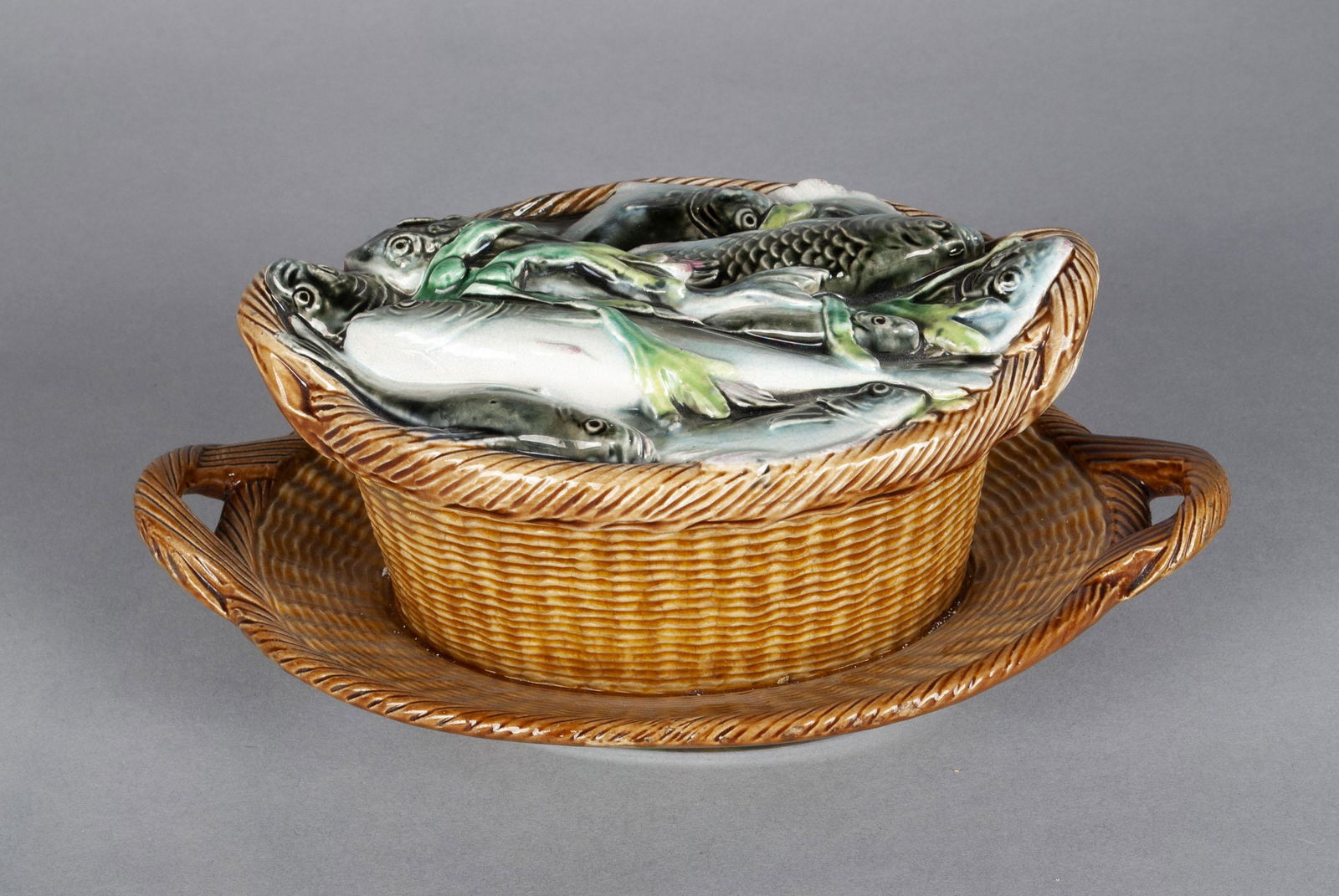 MAJOLICA LIDDED SARDINE DISH (1 of 6)