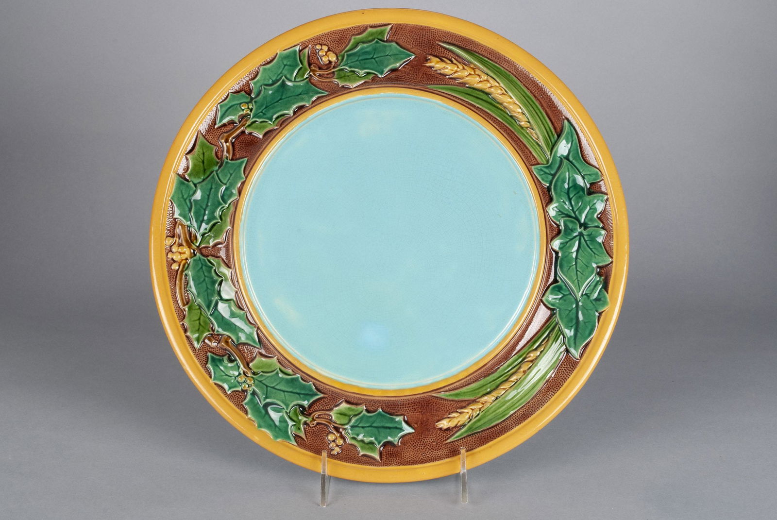 MINTON MAJOLICA HOLLY LEAF CHARGER (1 of 5)
