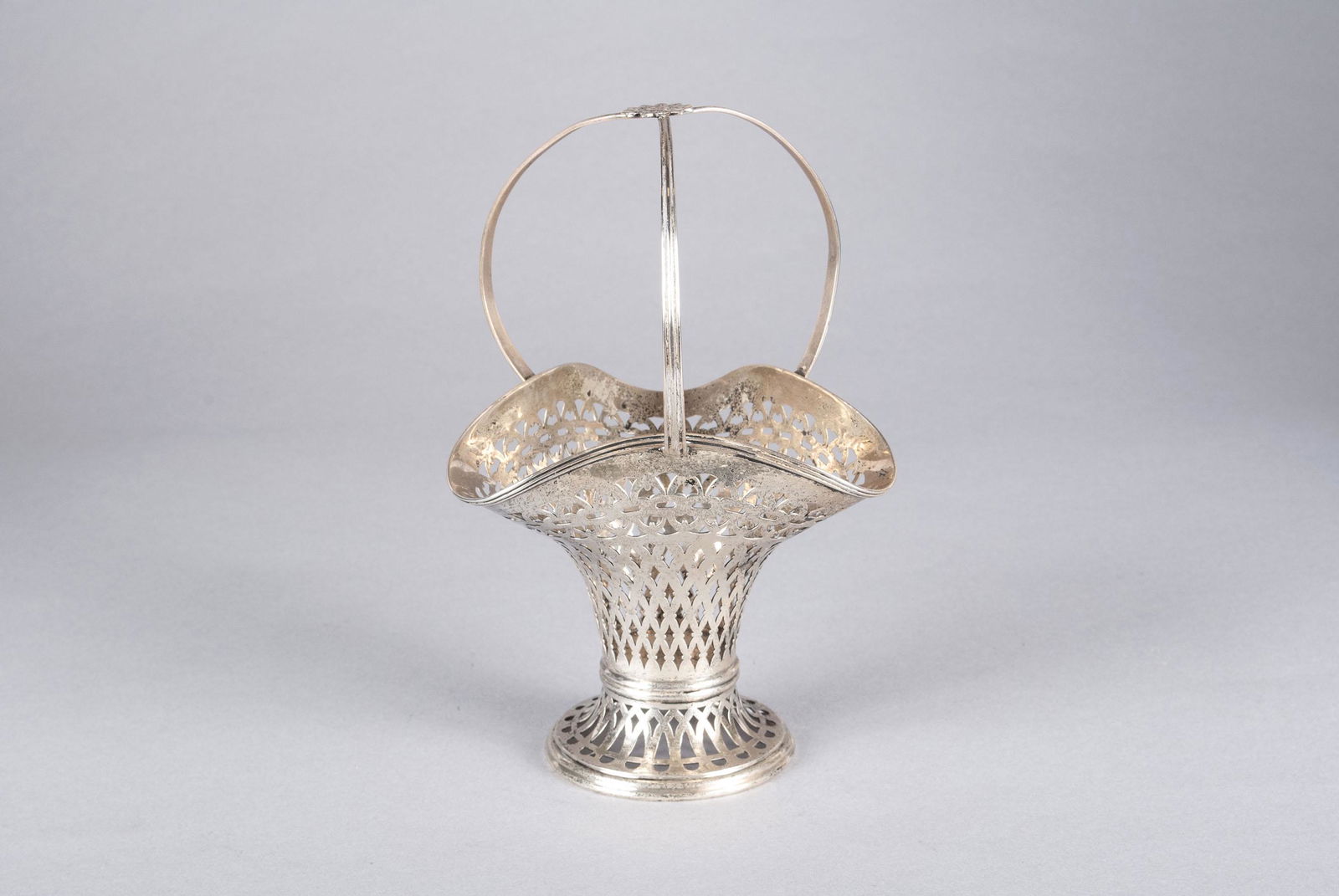 GORHAM STERLING DIMINUTIVE BASKET (1 of 6)