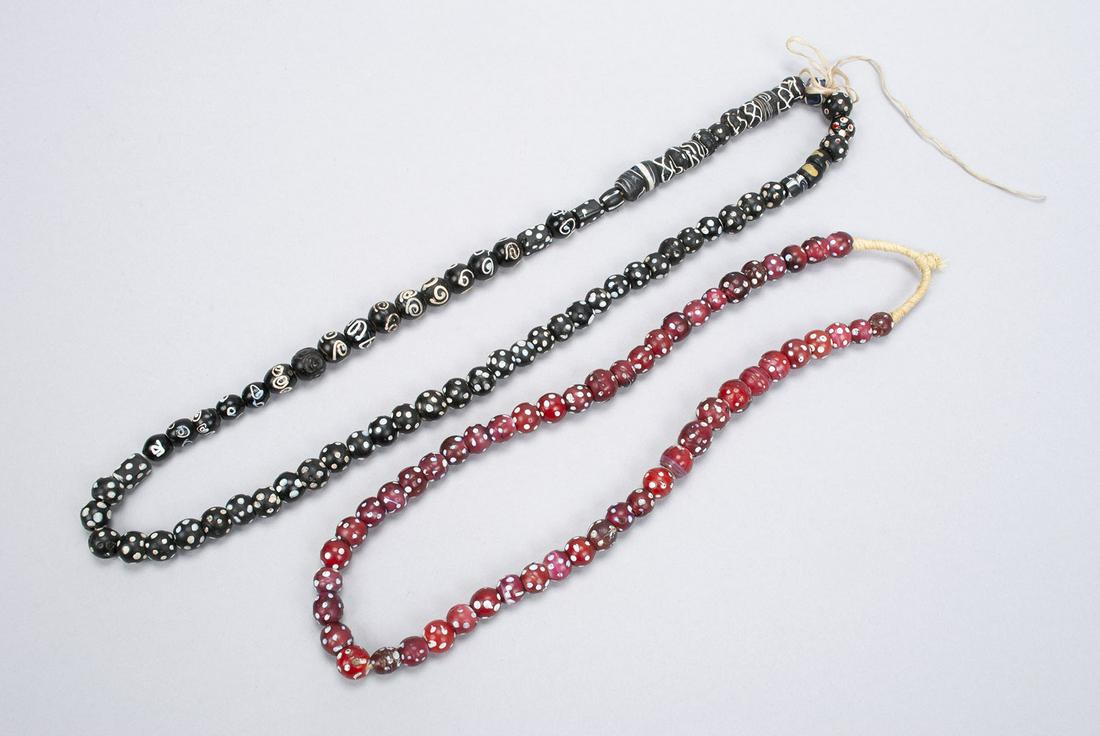 TWO NATIVE AMERICAN TRADE BEAD NECKLACES (1 of 5)