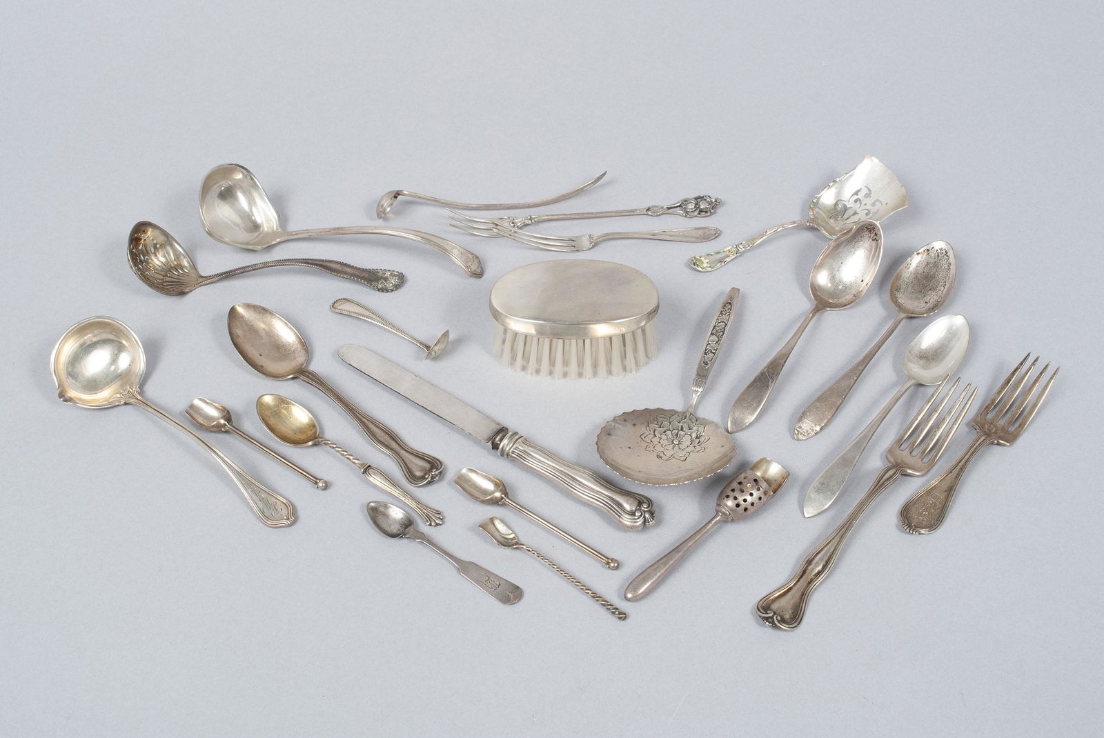 COLLECTION OF TWENTY-THREE PIECES OF STERLING SILVER (1 of 5)