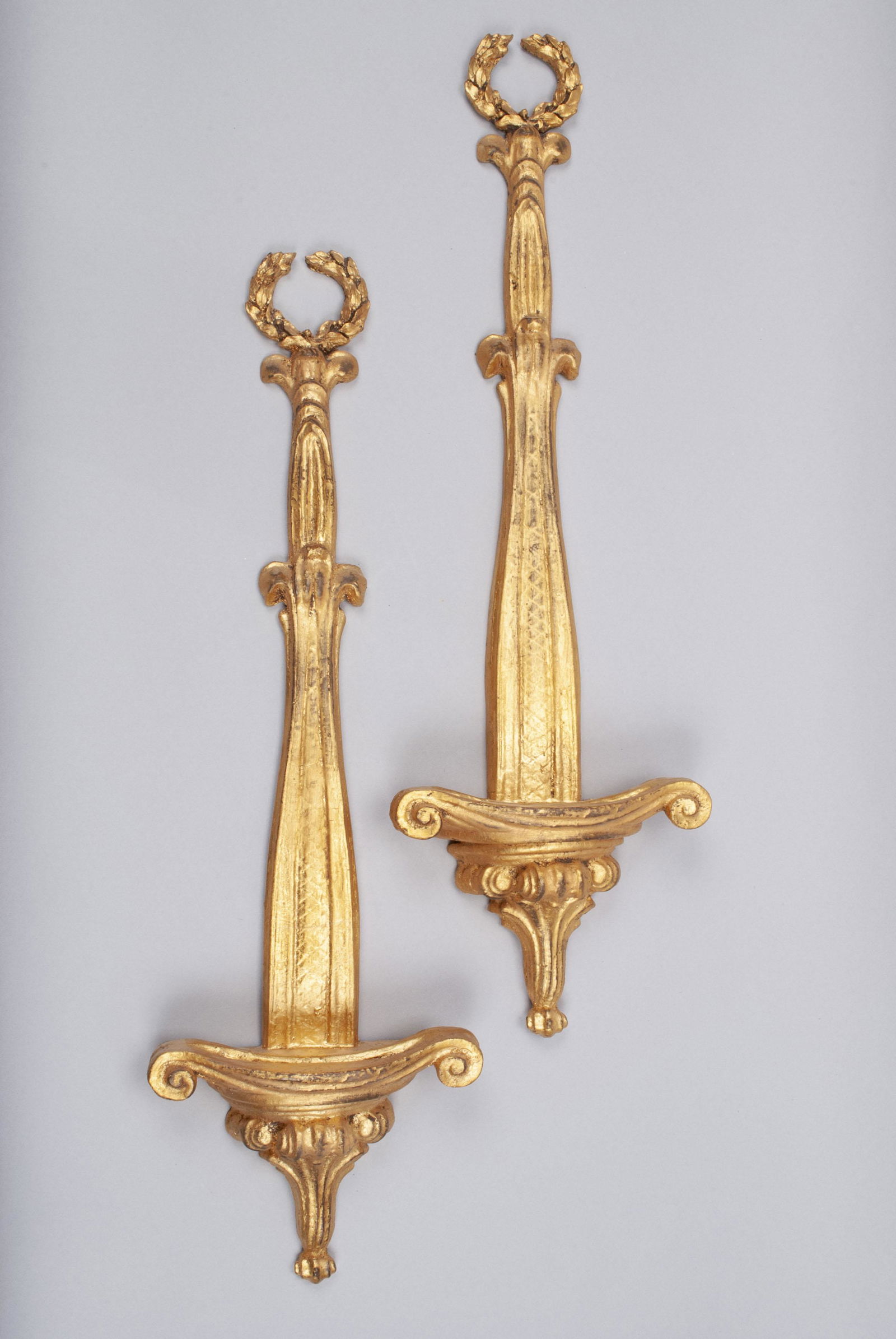 PAIR OF CARVED GILTWOOD WALL BRACKETS (1 of 4)