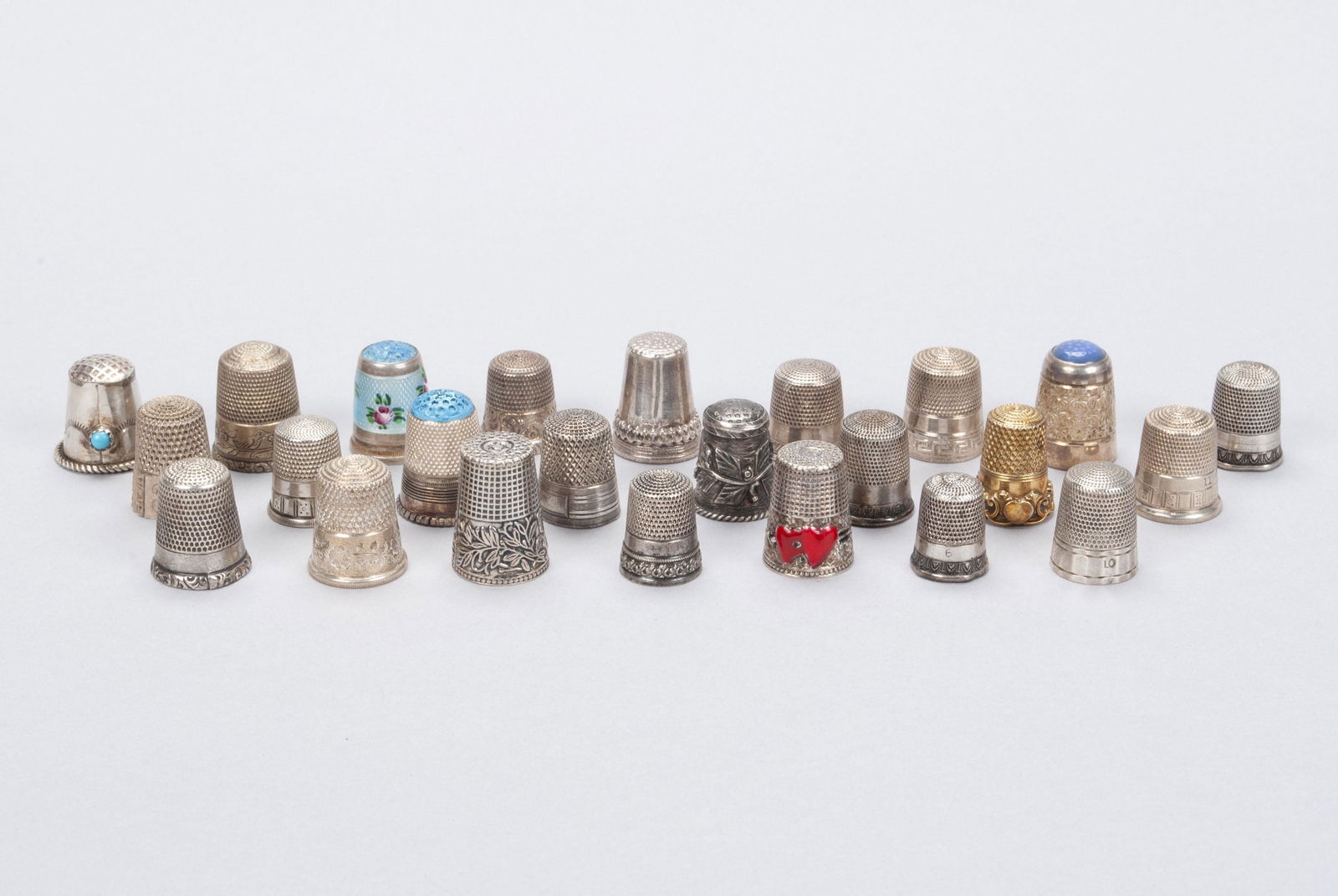 COLLECTION OF STERLING SILVER THIMBLES (1 of 5)