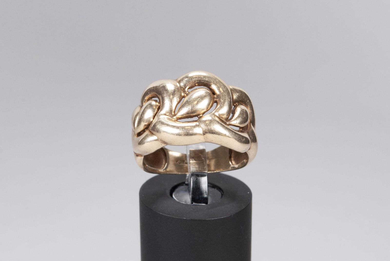 MODERNIST GOLD RING (1 of 7)