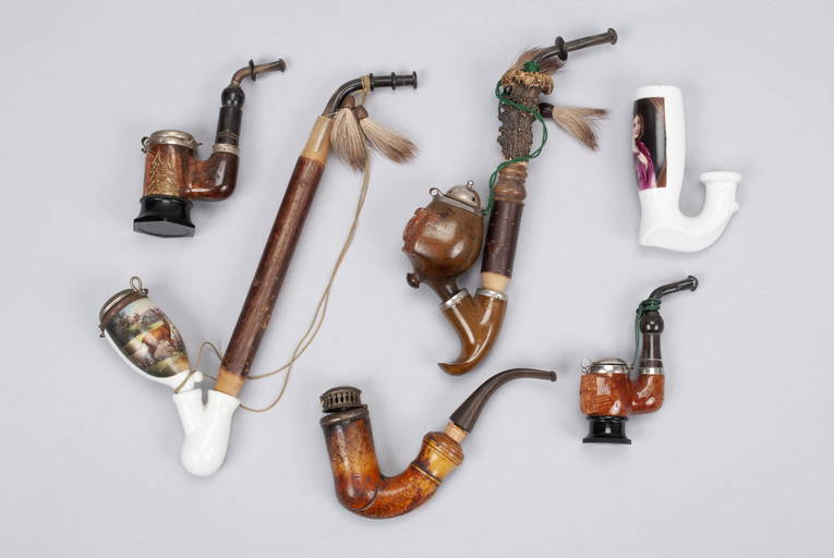 COLLECTION OF FIVE (5) ESTATE PIPES PLUS ADDITIONAL BOWL (0101) on Apr