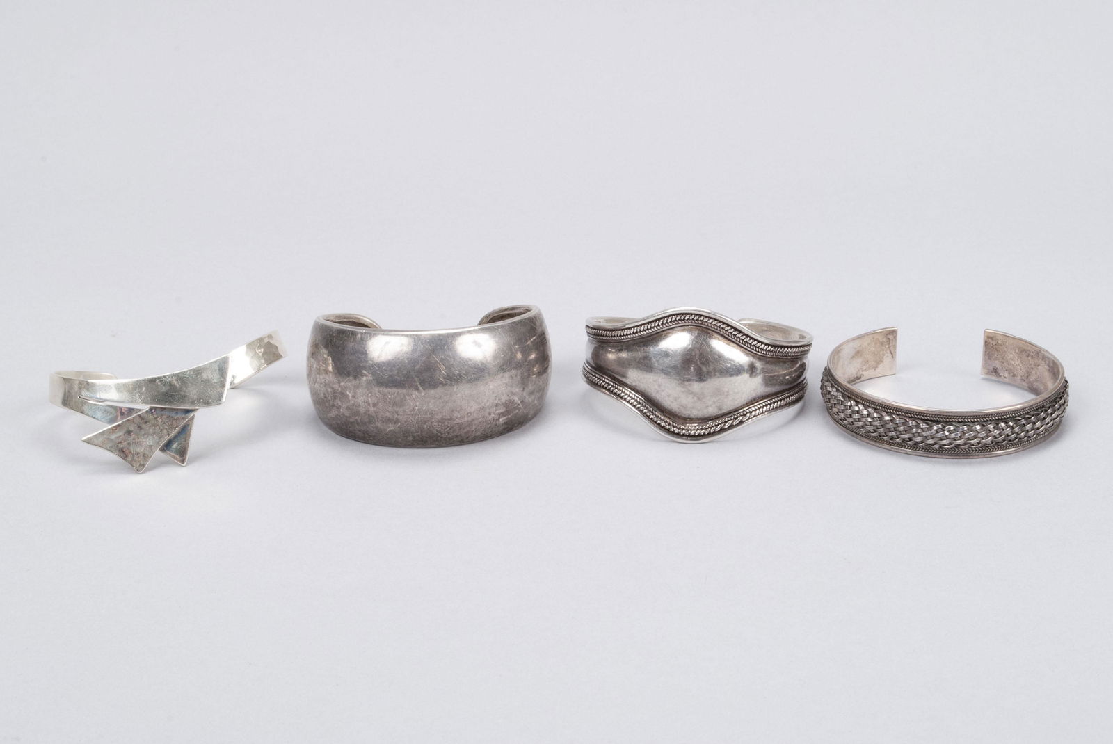 FOUR VINTAGE STERLING SILVER CUFFS (1 of 7)