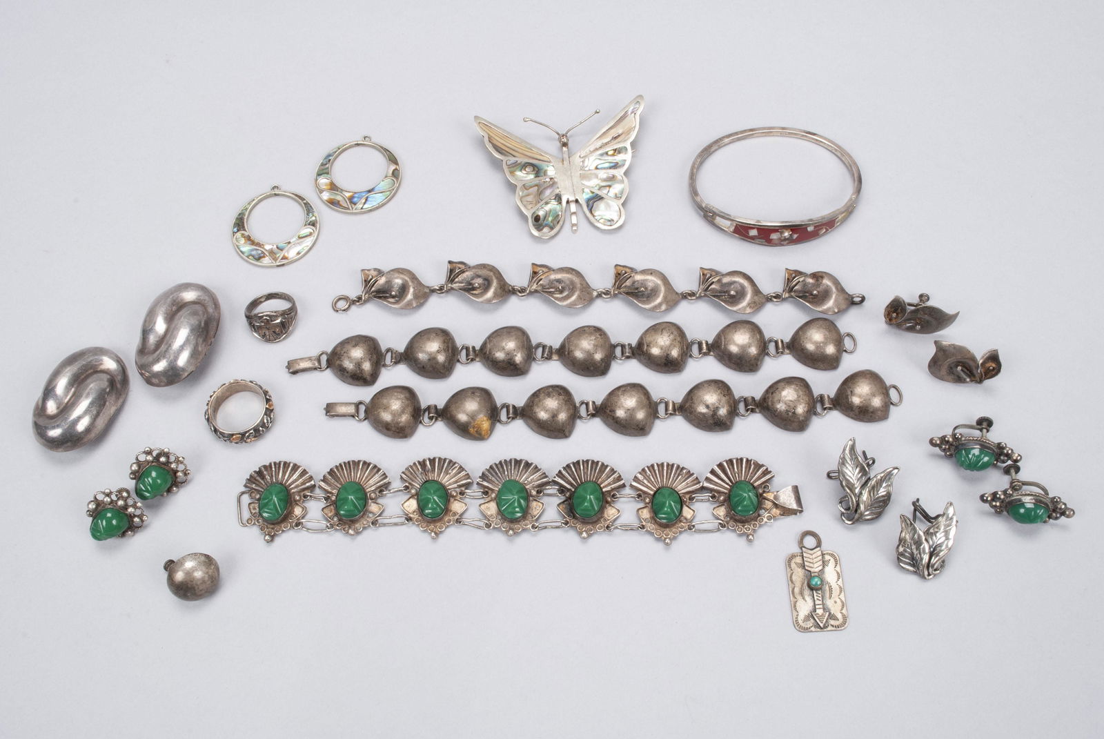 COLLECTION OF VINTAGE MEXICAN STERLING SILVER JEWELRY (1 of 9)